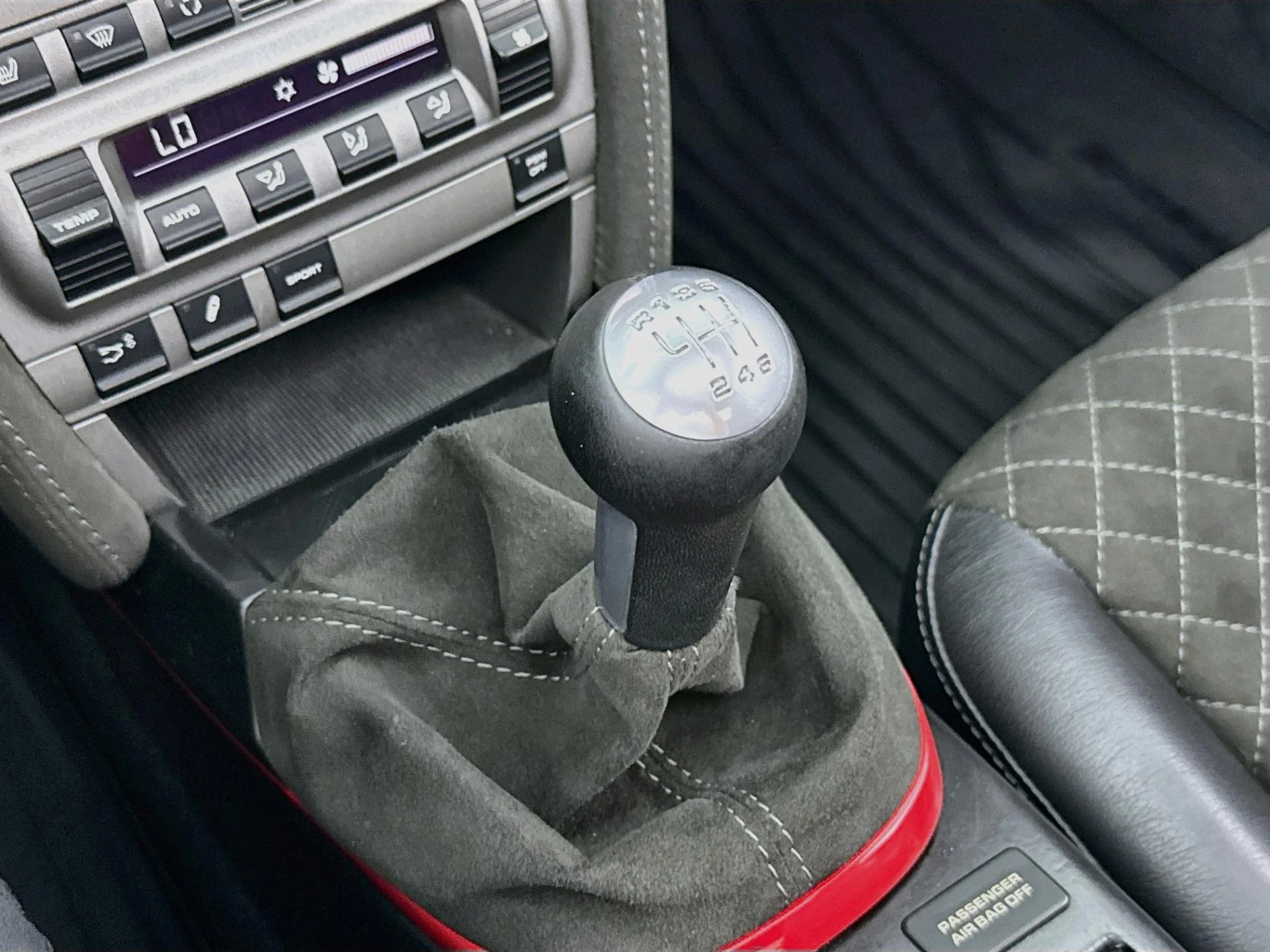 mph017_2118419674_Used_2006_Porsche_911_Carrera_S_1789504159_13212c48f8