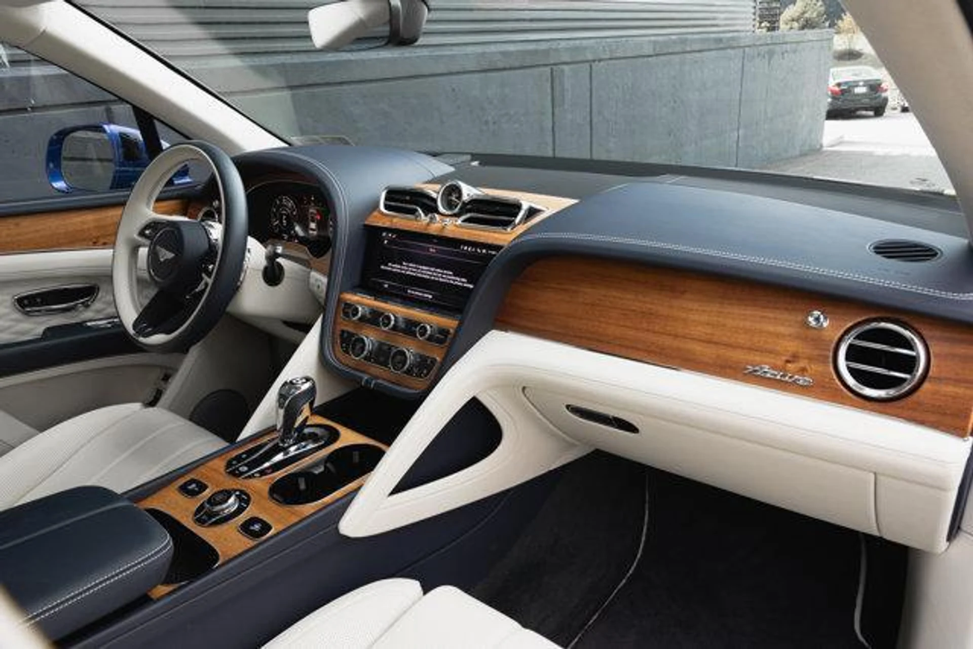 mph017_2121292278_CJ_Cur_Xf915h97_e_Z6df_Vm_Ket_C8w_405425e597