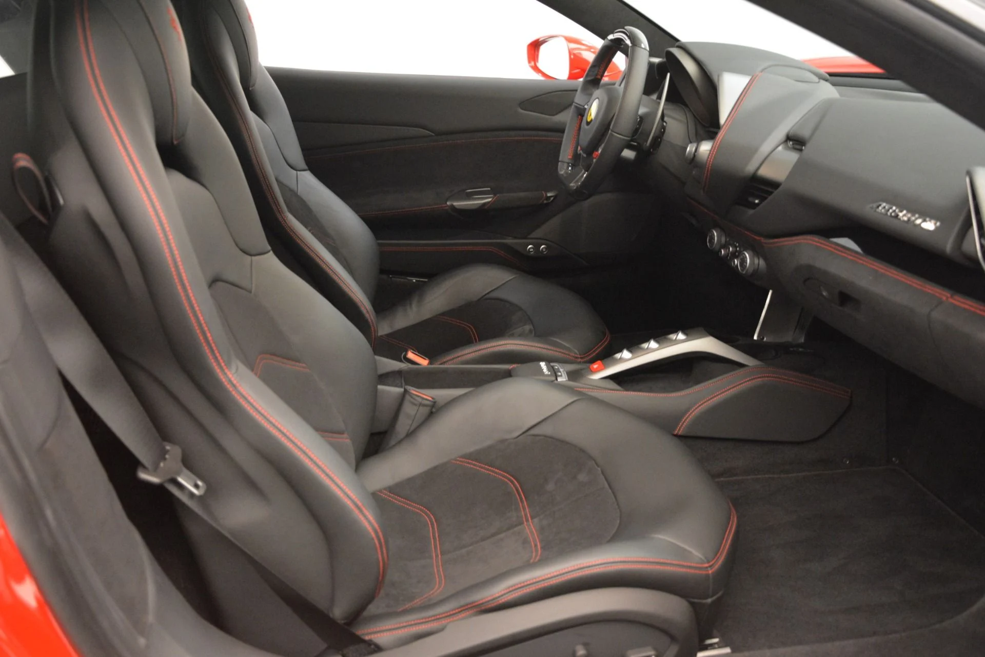 mph017_2126860012_Used_2018_Ferrari_488_GTB_1784751136_b59517bfdf