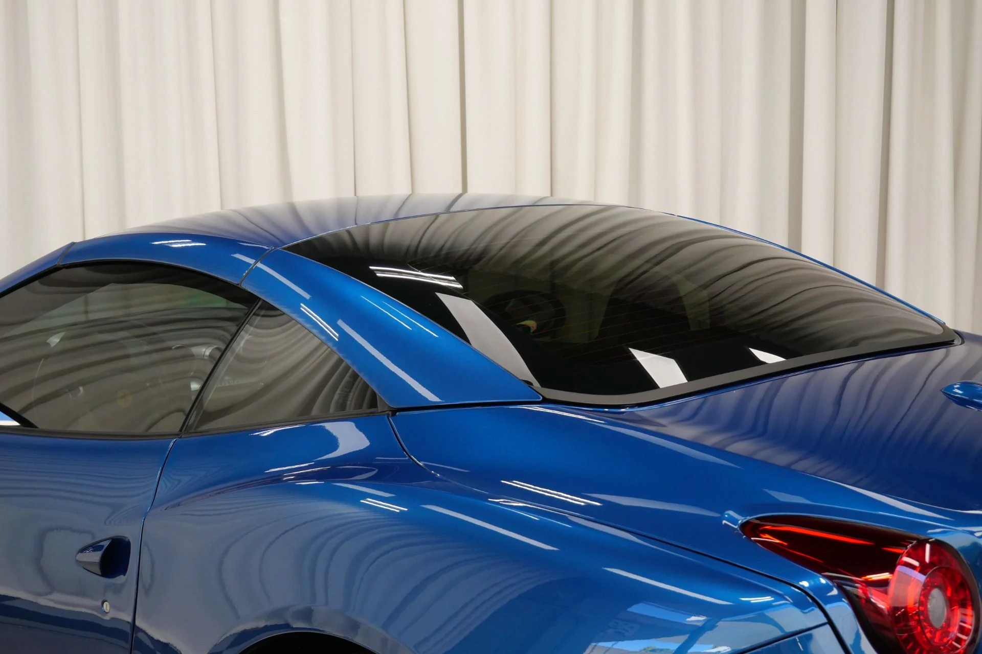 mph017_2128473758_Used_2017_Ferrari_California_T_1759252098_037bbd7190