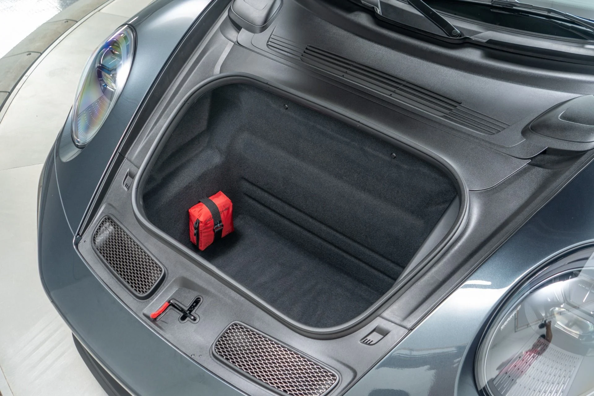 mph017_2134269034_Used_2024_Porsche_911_GT_3_6_Speed_PTS_Color_Carbon_Buckets_Carbon_Ceramic_Brakes_1757107138_95e7a4fada