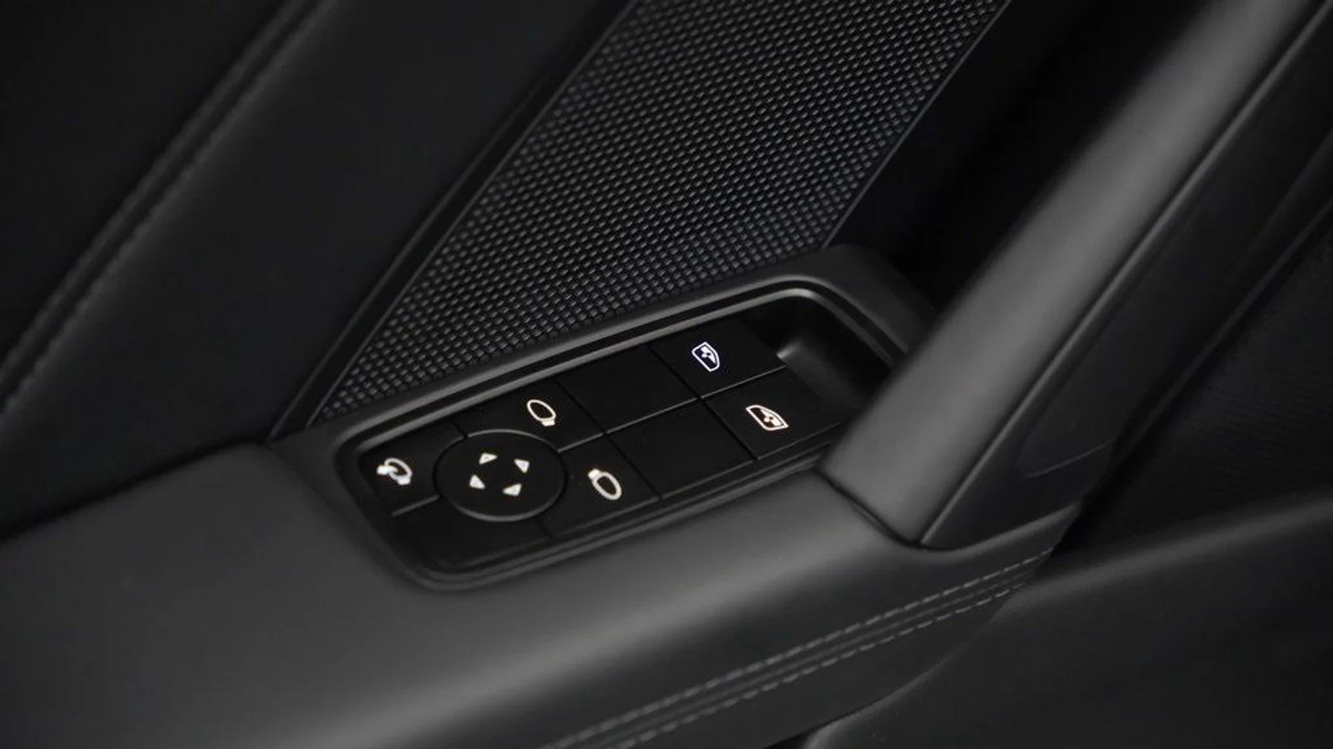 mph017_2140243029_whw_ZW_Hk_Atgl_Y50i_Kqjt5sb_GV_Gis_d250fa5db2