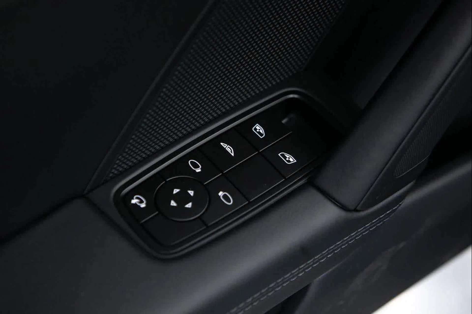 mph017_2141222950_gp_X_Jd_Tjgl7bak31m_PT_5m_C_Tabs_L8_326562e559