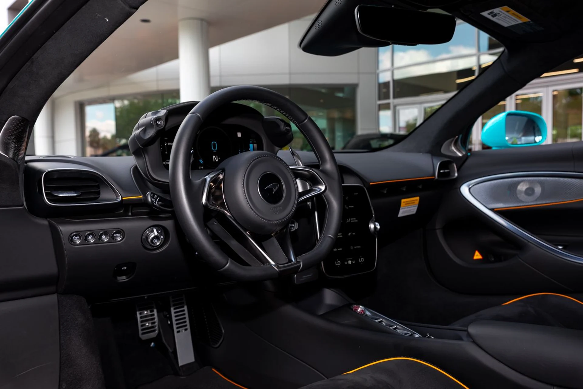 mph017_2142511915_506_p18_l_57f66bb511