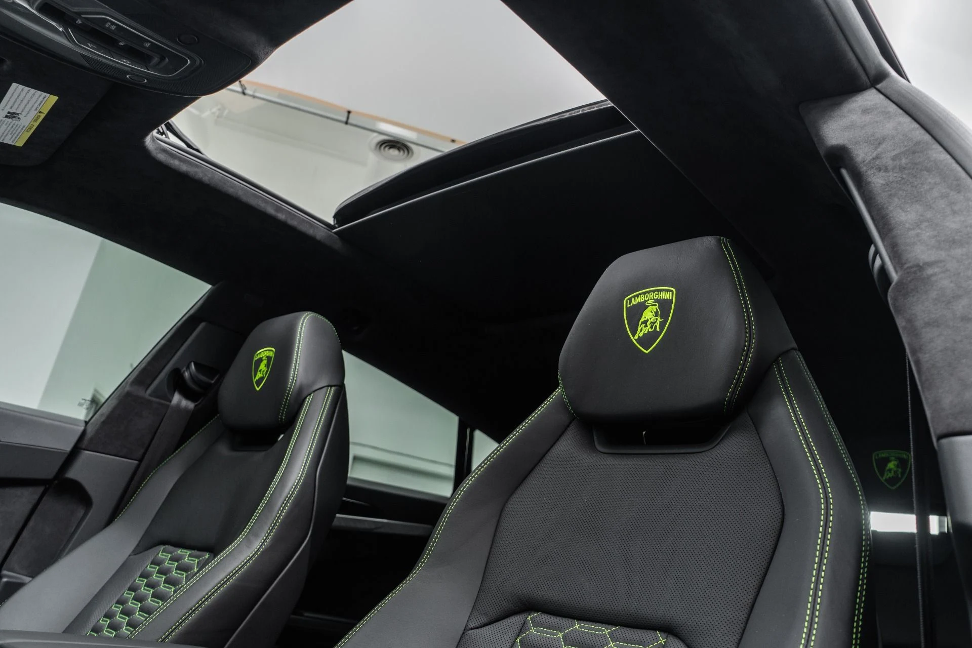 mph017_2143764489_Used_2021_Lamborghini_Urus_Q_Citura_interior_Ventilated_Front_Seats_with_Massage_1772724519_e3e216f2a7