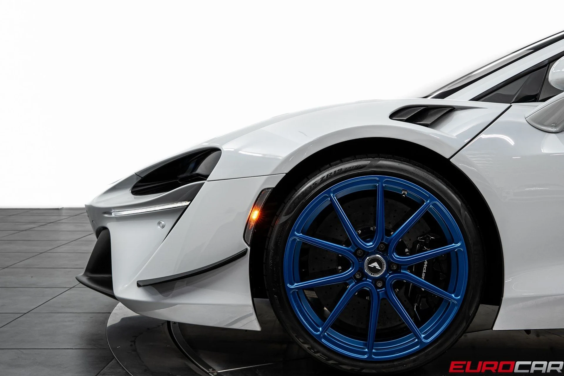 mph017_2145172932_image_18_b4d03e149e