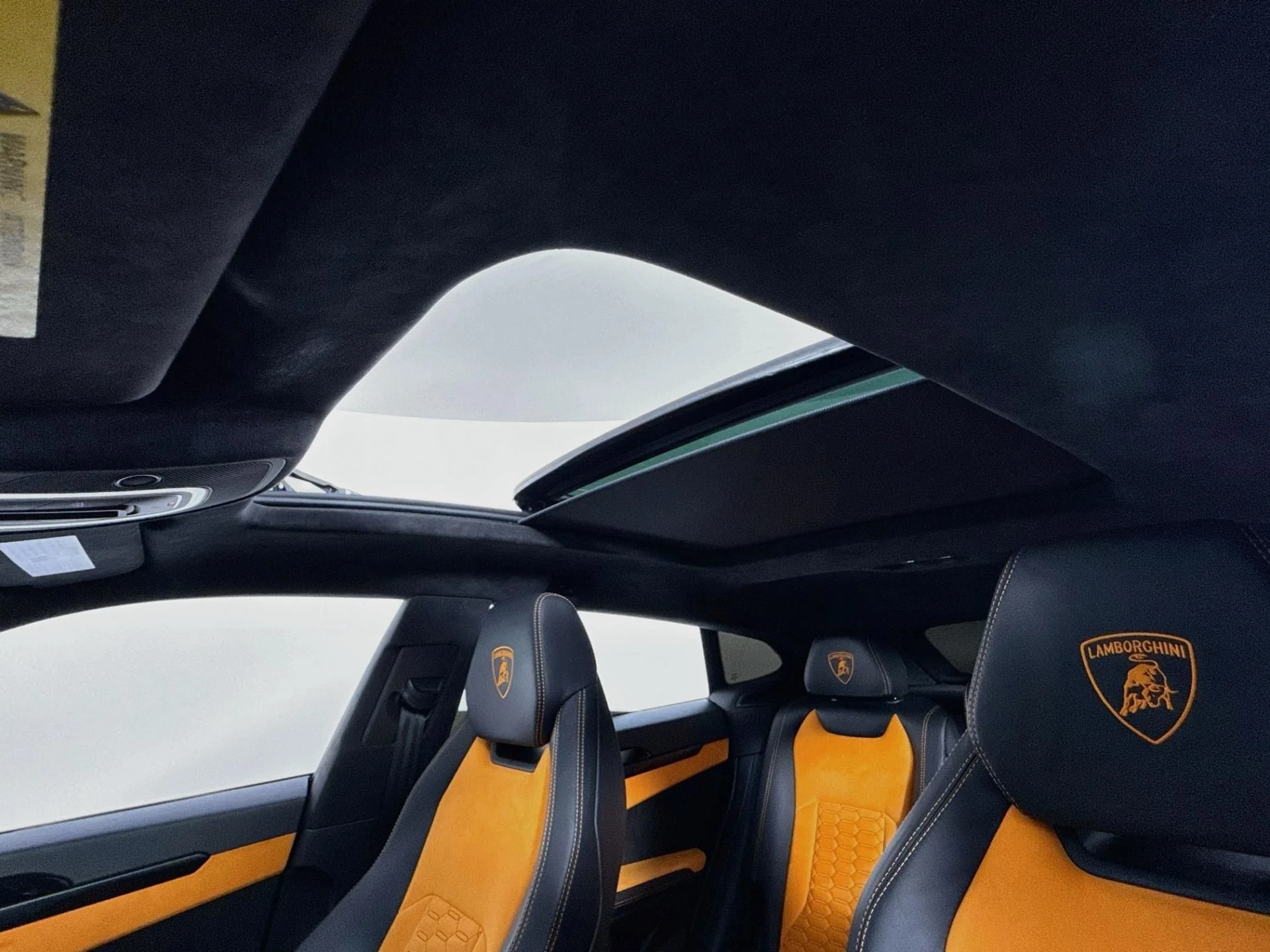 mph017_2145625970_Used_2022_Lamborghini_Urus_1786408610_3fcd0cbebf