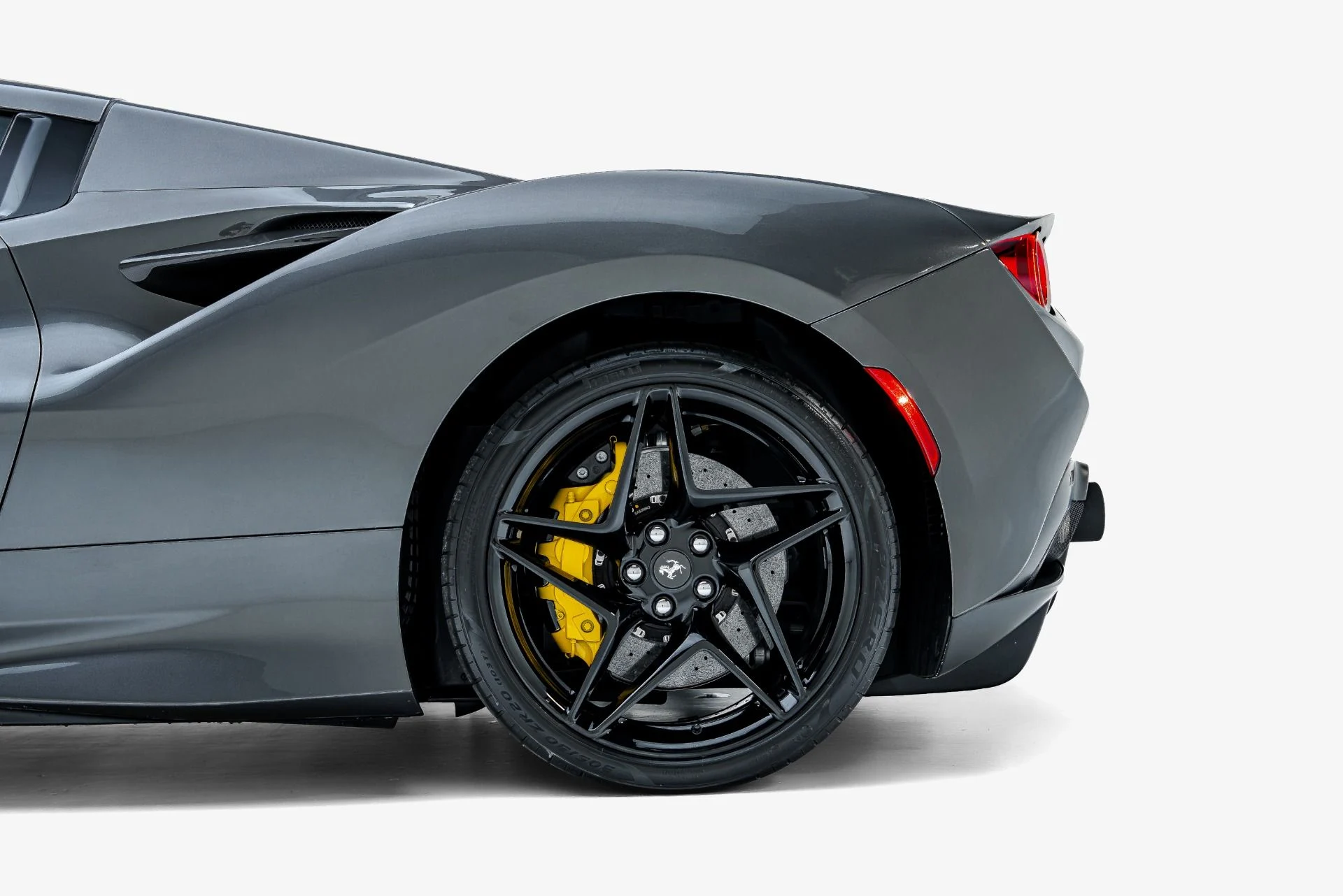 mph017_2145693356_Used_2022_Ferrari_F8_Spider_1792785080_dea117cd04
