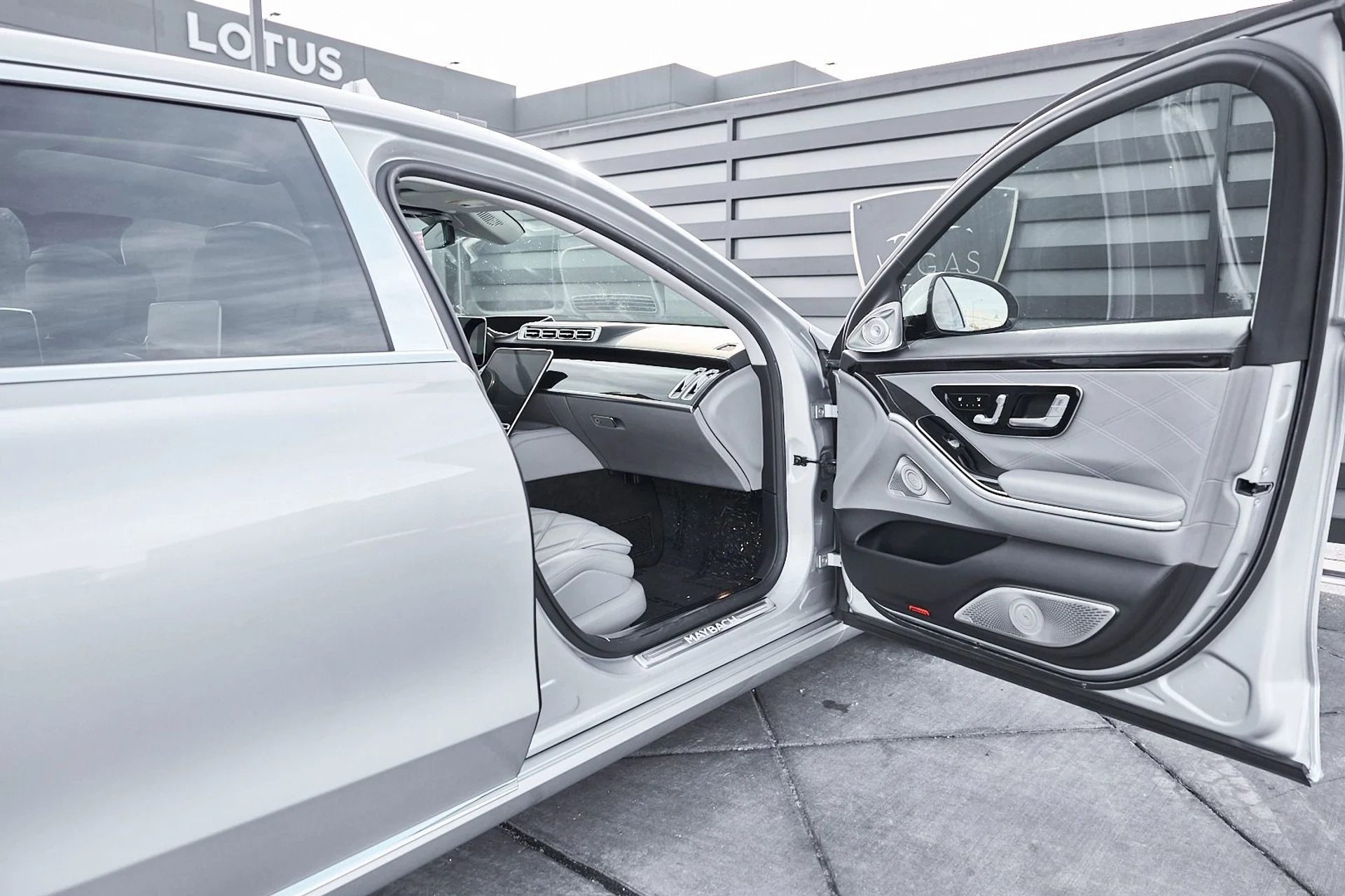 mph017_2148417713_Used_2021_Mercedes_Benz_S_Class_Maybach_S_580_1771643097_ffe0d12763