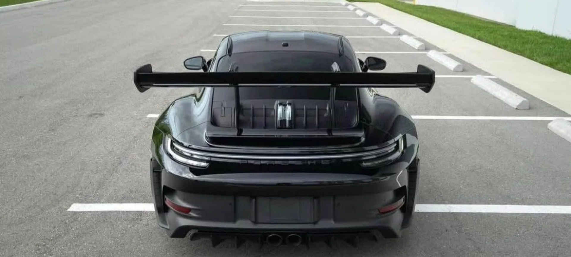 mph017_2150360608_Used_2024_Porsche_911_GT_3_RS_1761078732_05a43b48fb