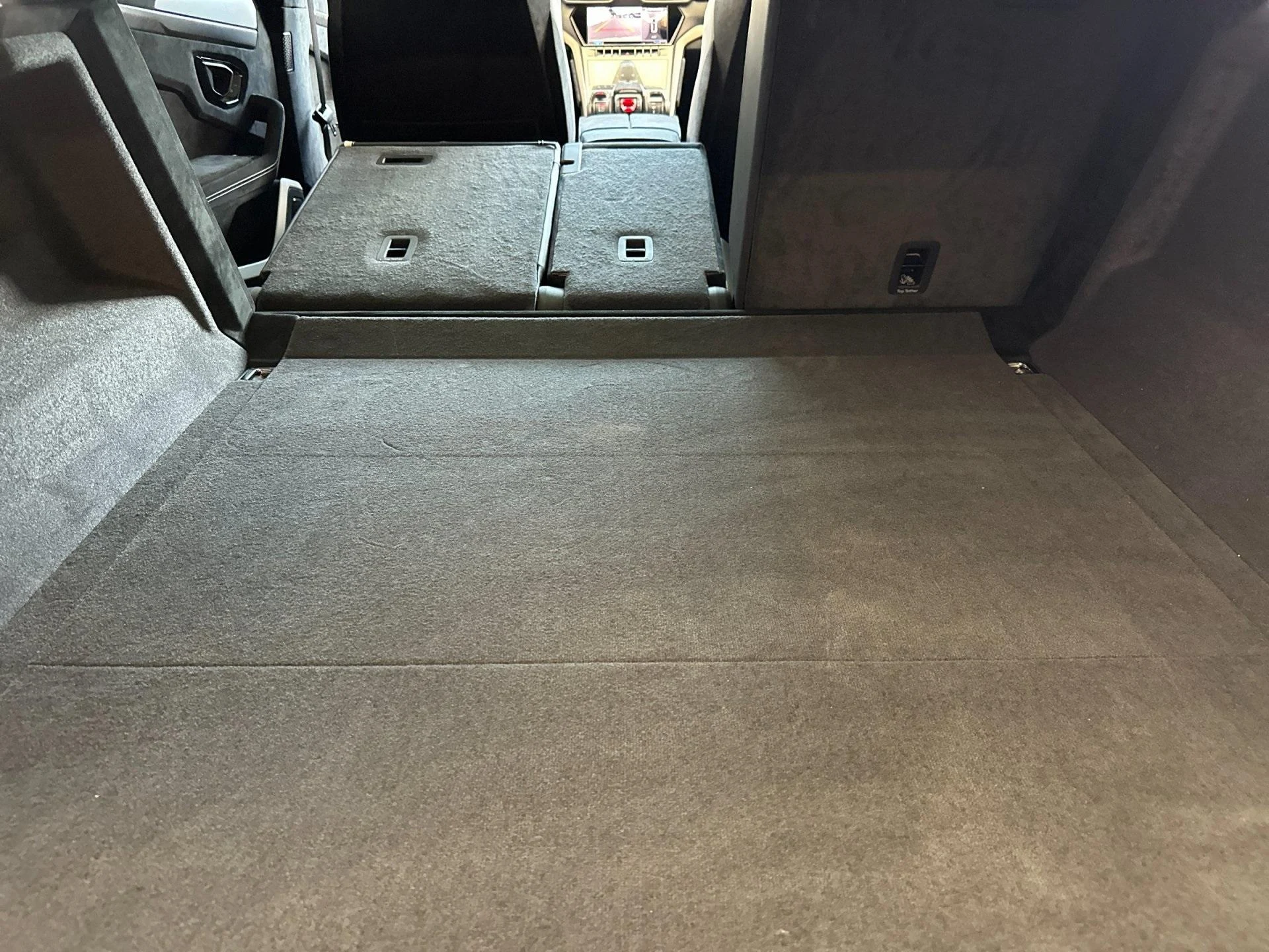 mph017_2157947292_New_2024_Lamborghini_Urus_Performante_1747424528_0104834328