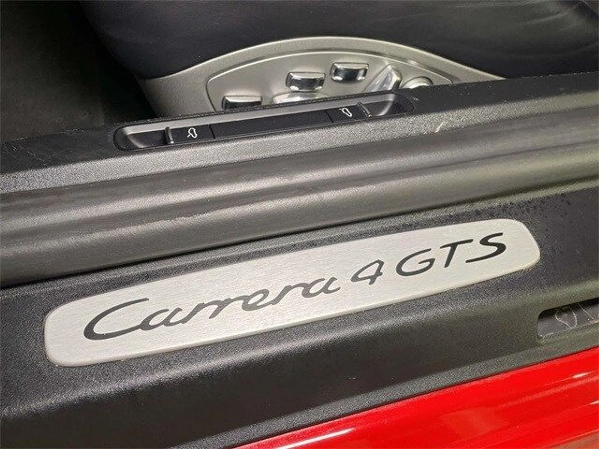 mph017_2158011822_28ab18eb27e964e7cece5ba30a1240d2x_a15f49ccee