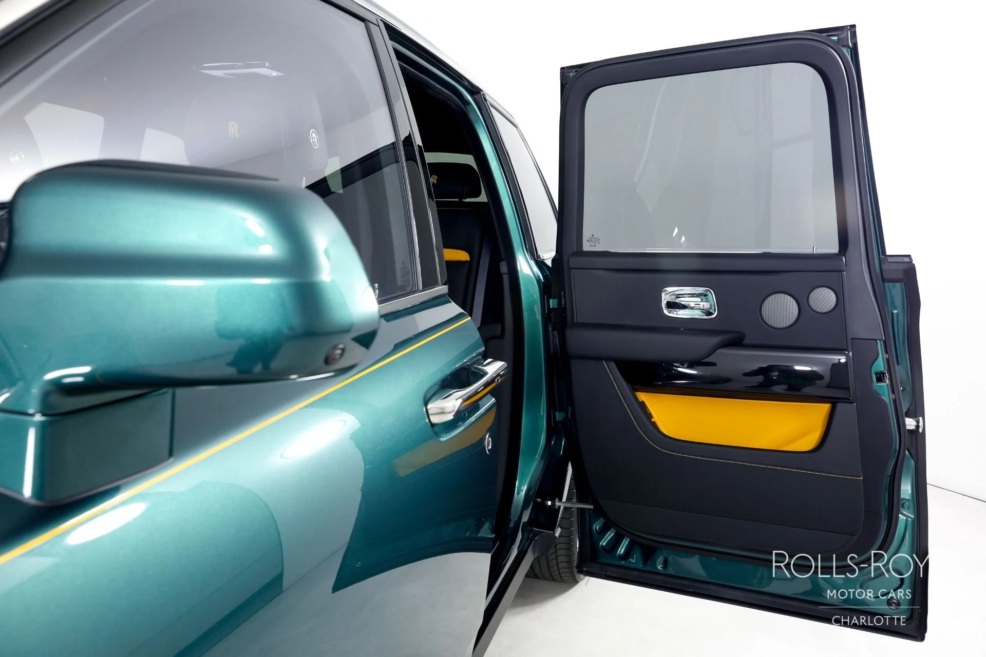 mph017_2160637618_Used_2023_Rolls_Royce_Cullinan_1688236802_d135a94b8a