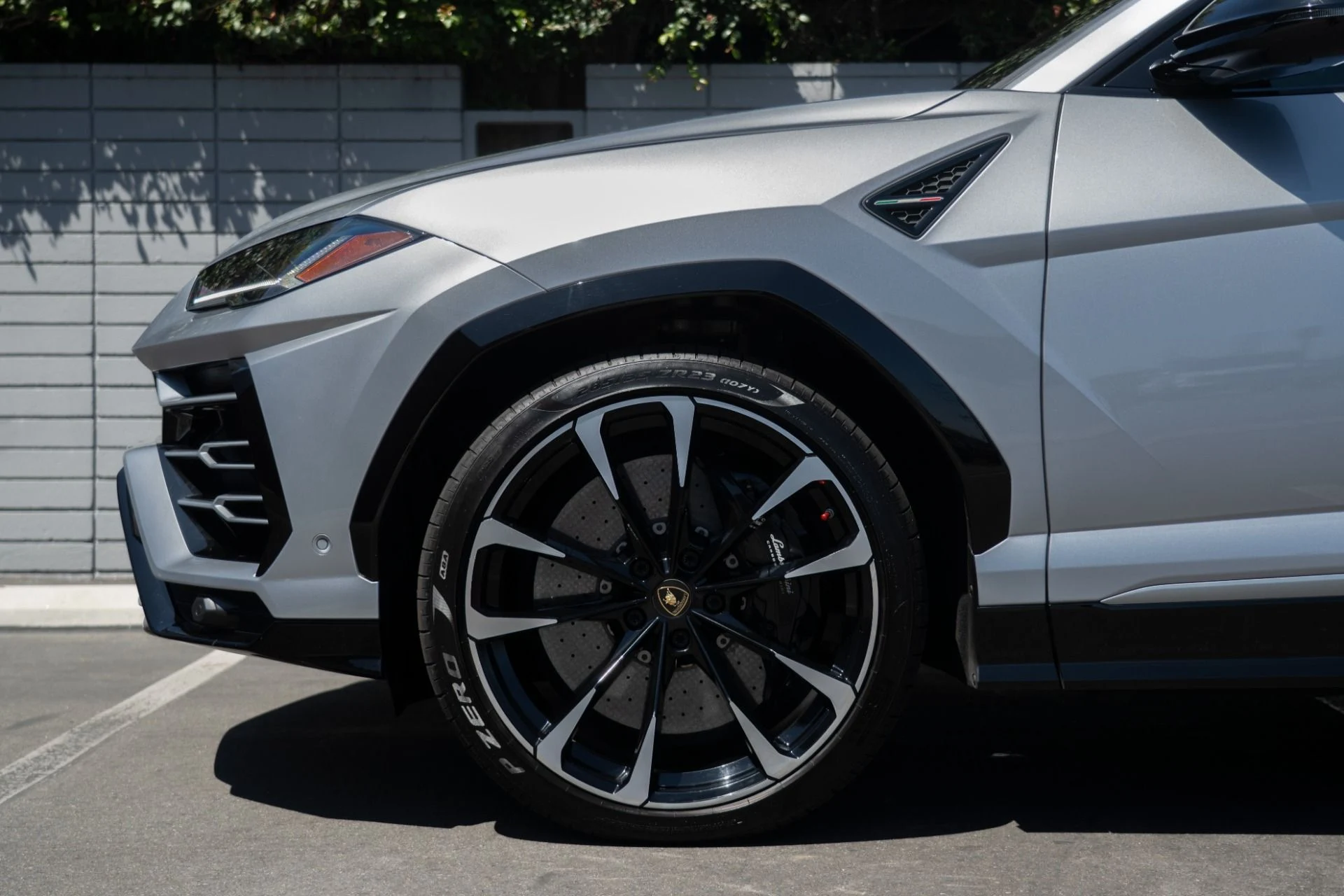 mph017_2161932849_Used_2019_Lamborghini_Urus_1755558842_9d5e105d5a