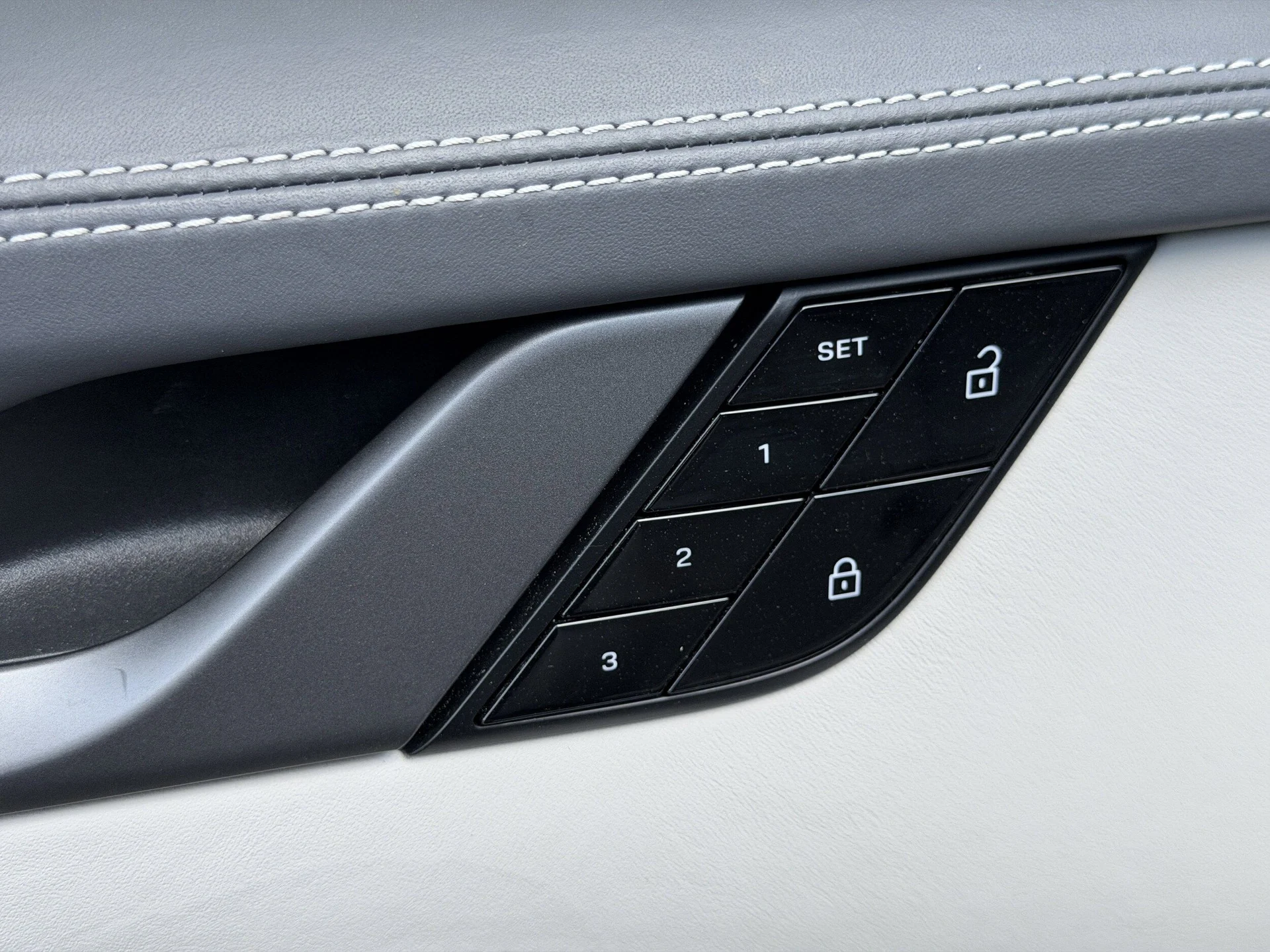 mph017_2164454427_dfd65a5bdffe201cad8f6d36c3773cf0x_9d59b6d7cd