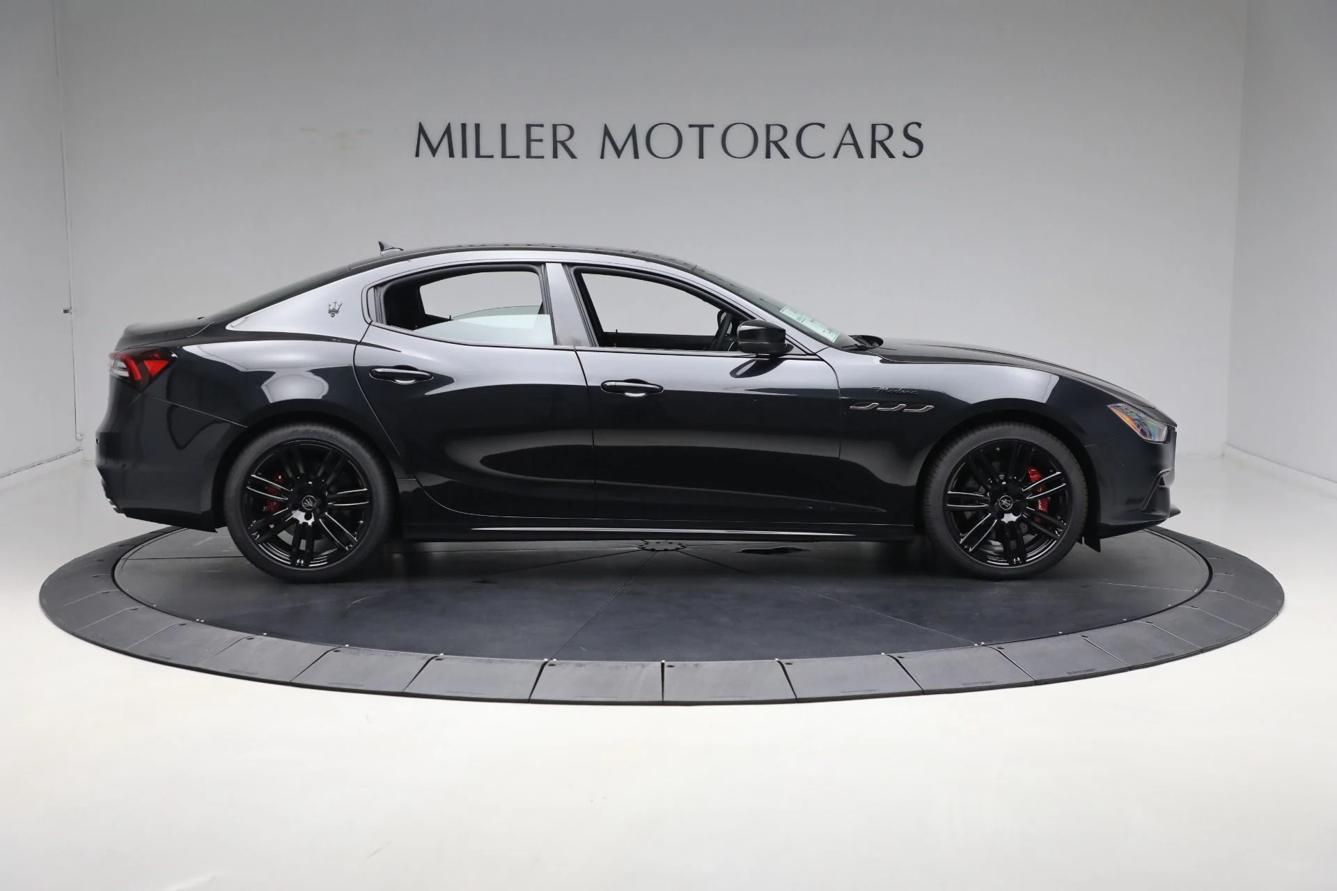 mph017_216657279_New_2024_Maserati_Ghibli_Modena_Ultima_Q4_389d6bd249