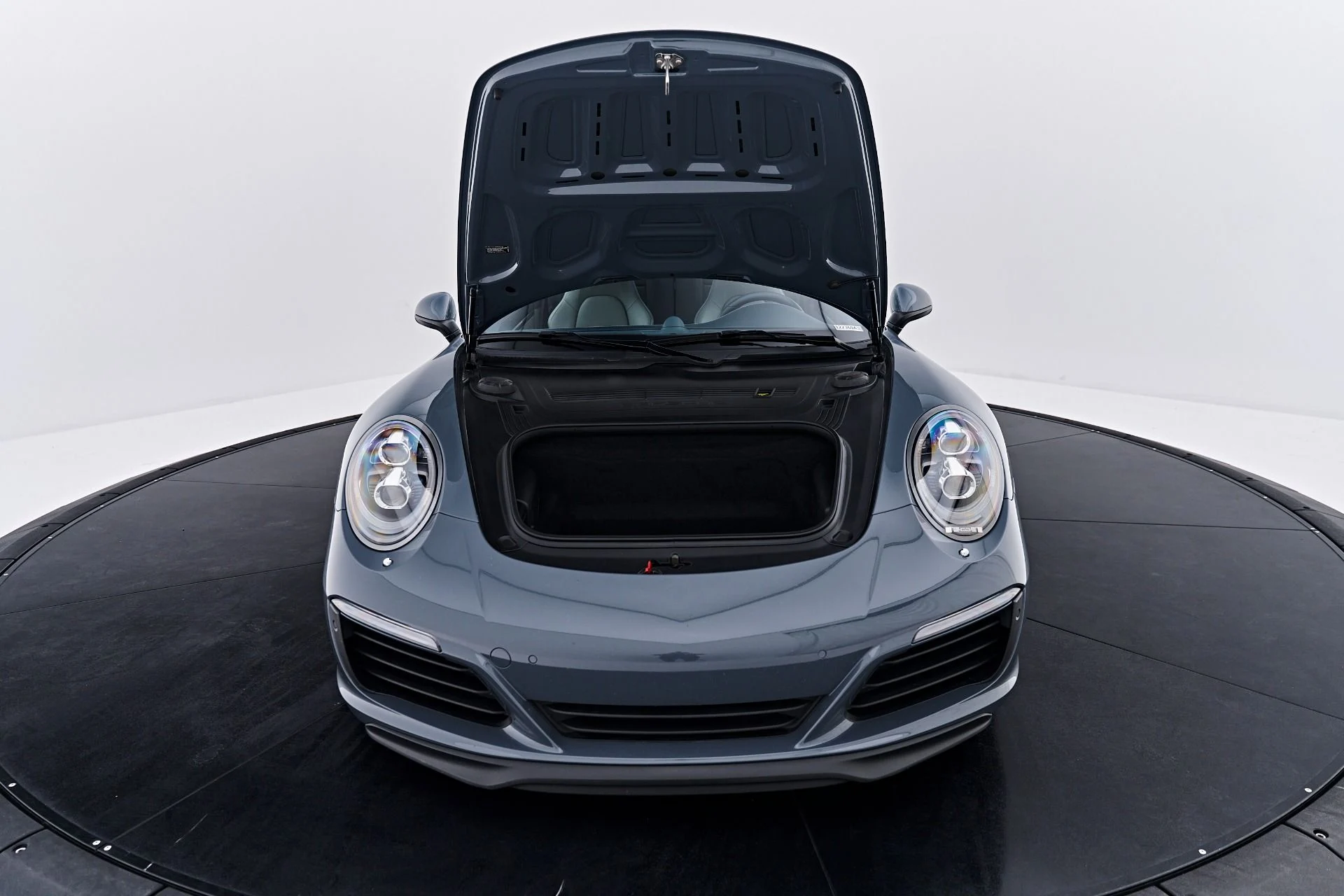 mph017_2169137915_Used_2017_Porsche_911_Carrera_4_S_1789697852_e0e8a6f3b4