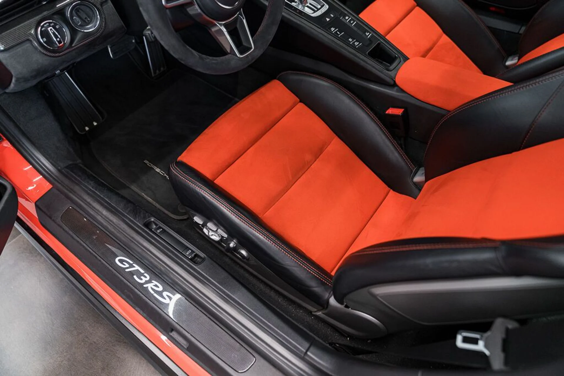 mph017_217587616_porsche_911_2016_jpg_v_1758918548_4cbac80129