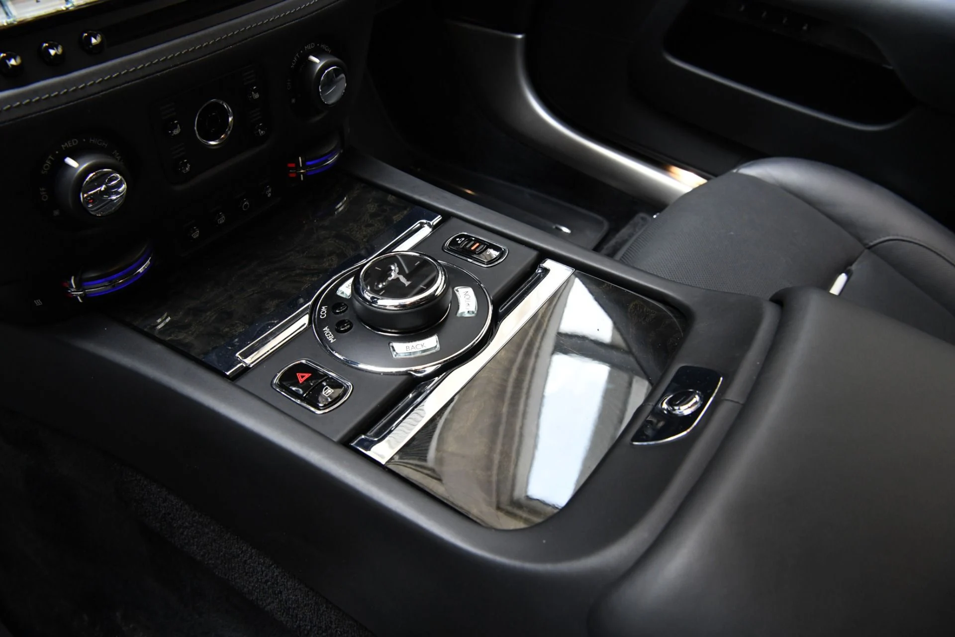 mph017_2176073560_11738_p19_l_1d4be2dbaf