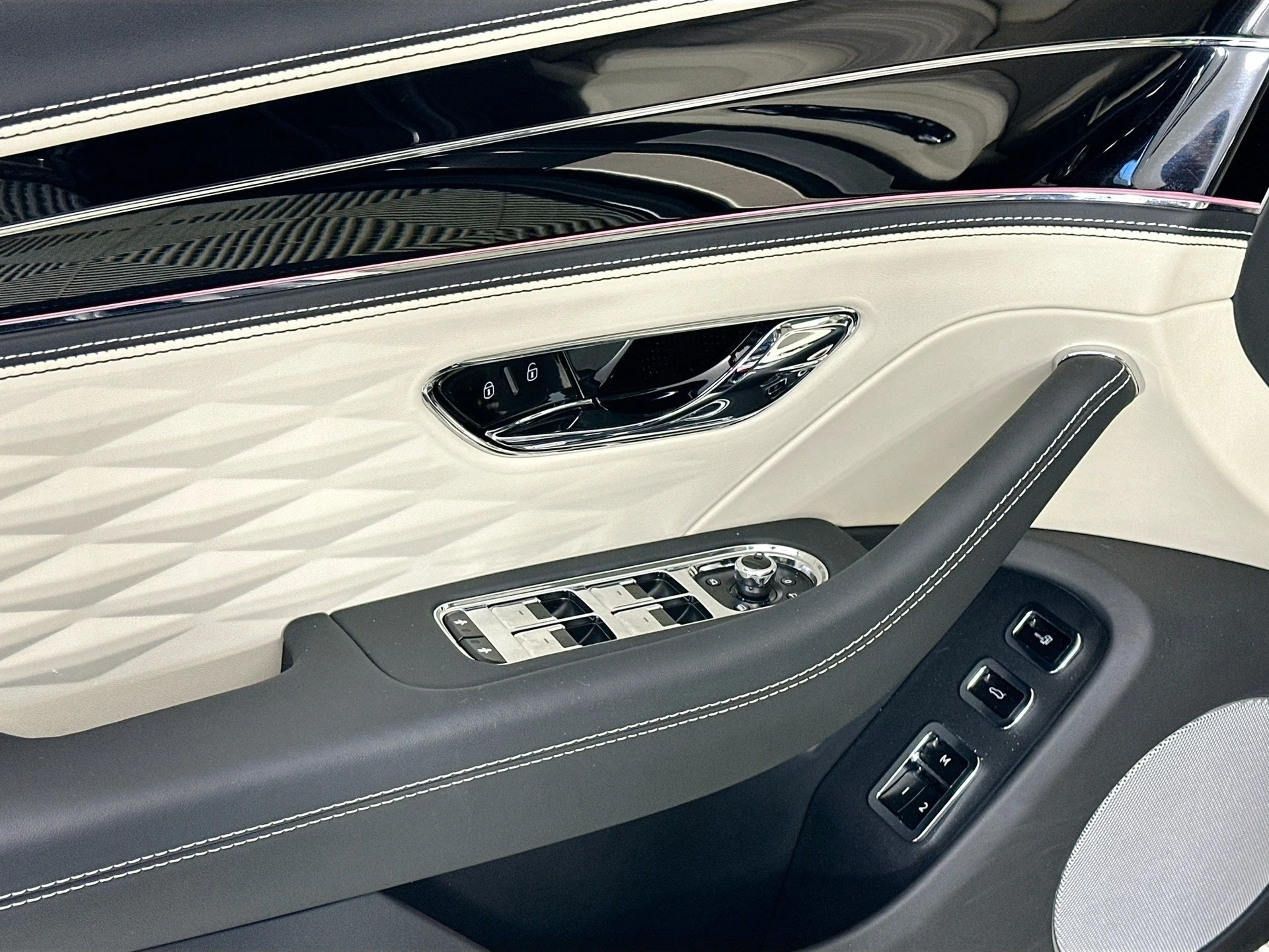 mph017_2178910604_18_b09e500ac5