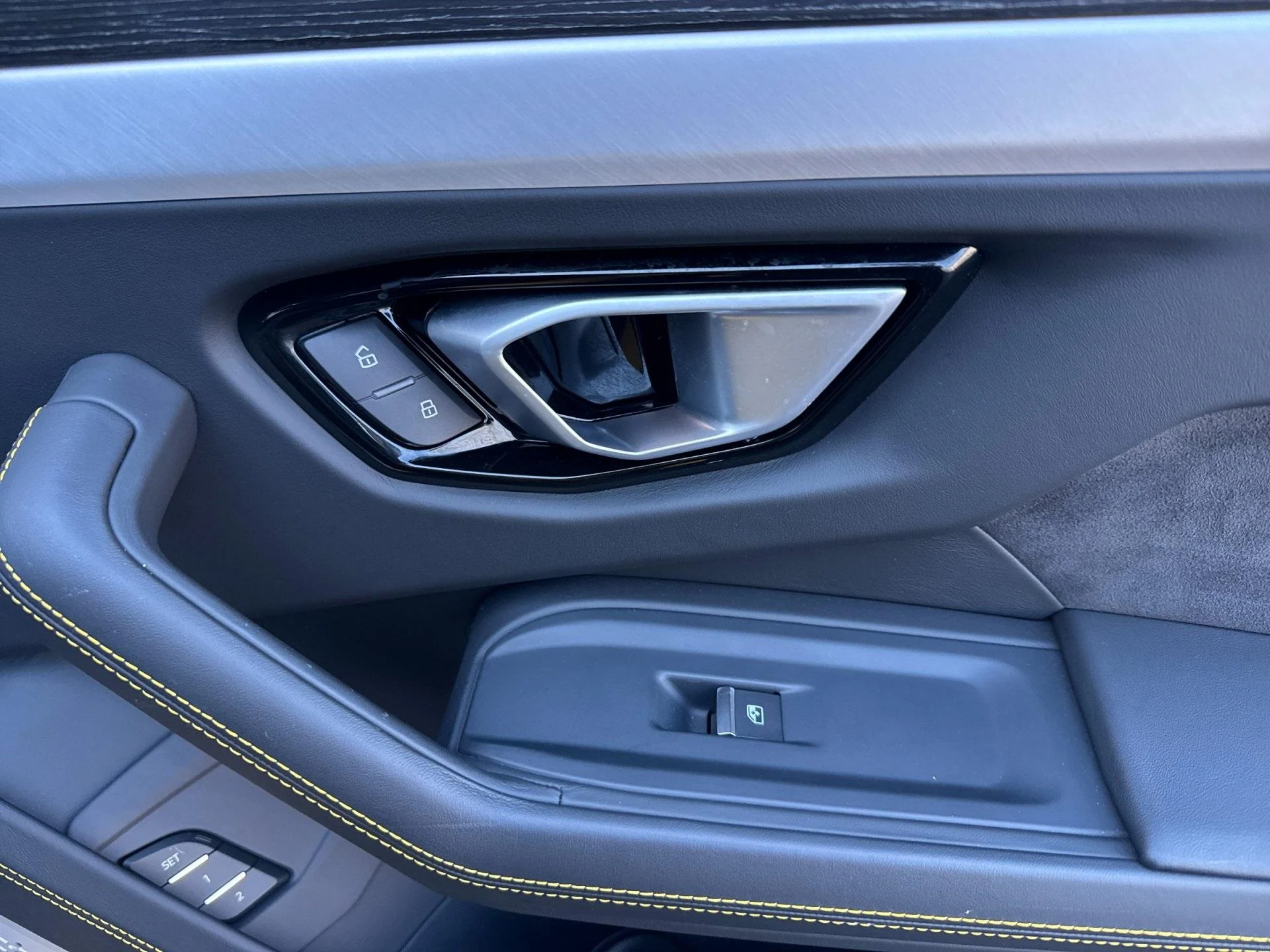 mph017_2197524889_Used_2019_Lamborghini_Urus_Selezione_CPO_1768403566_75a8db9c49