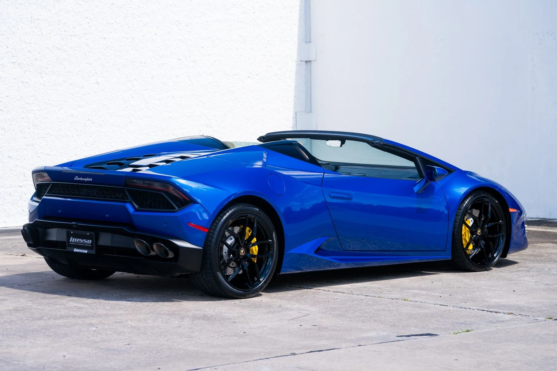 mph017_2198206851_Used_2018_Lamborghini_Huracan_LP_580_2_Spyder_1753307982_e305823494