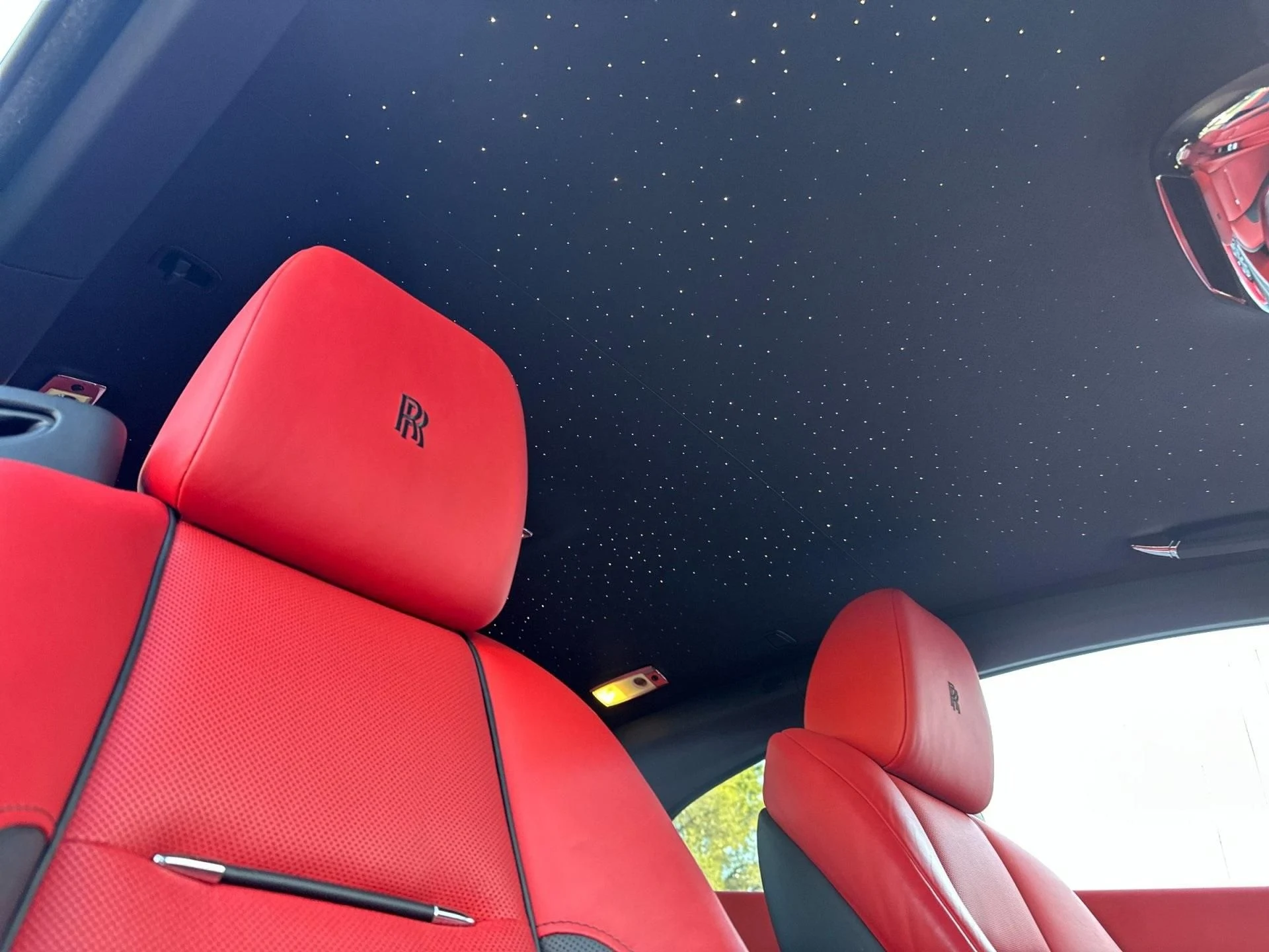 mph017_219909361_Used_2017_Rolls_Royce_Wraith_1761919824_9568bb74ab