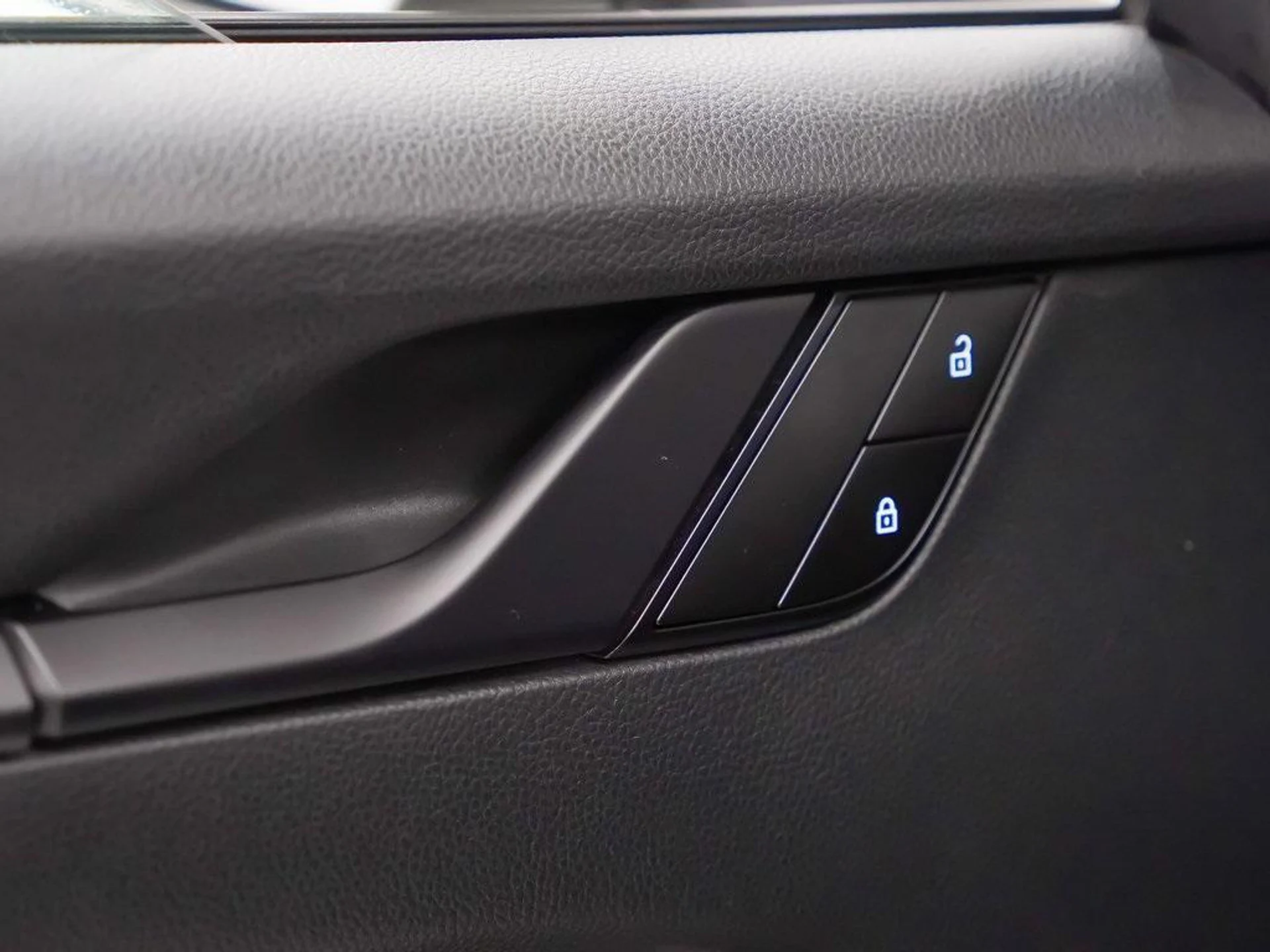 mph017_2203413237_4_LUVBC_Db_L4_Pxx53f3e_FZ_5_VE_17o_1e0bb3a121