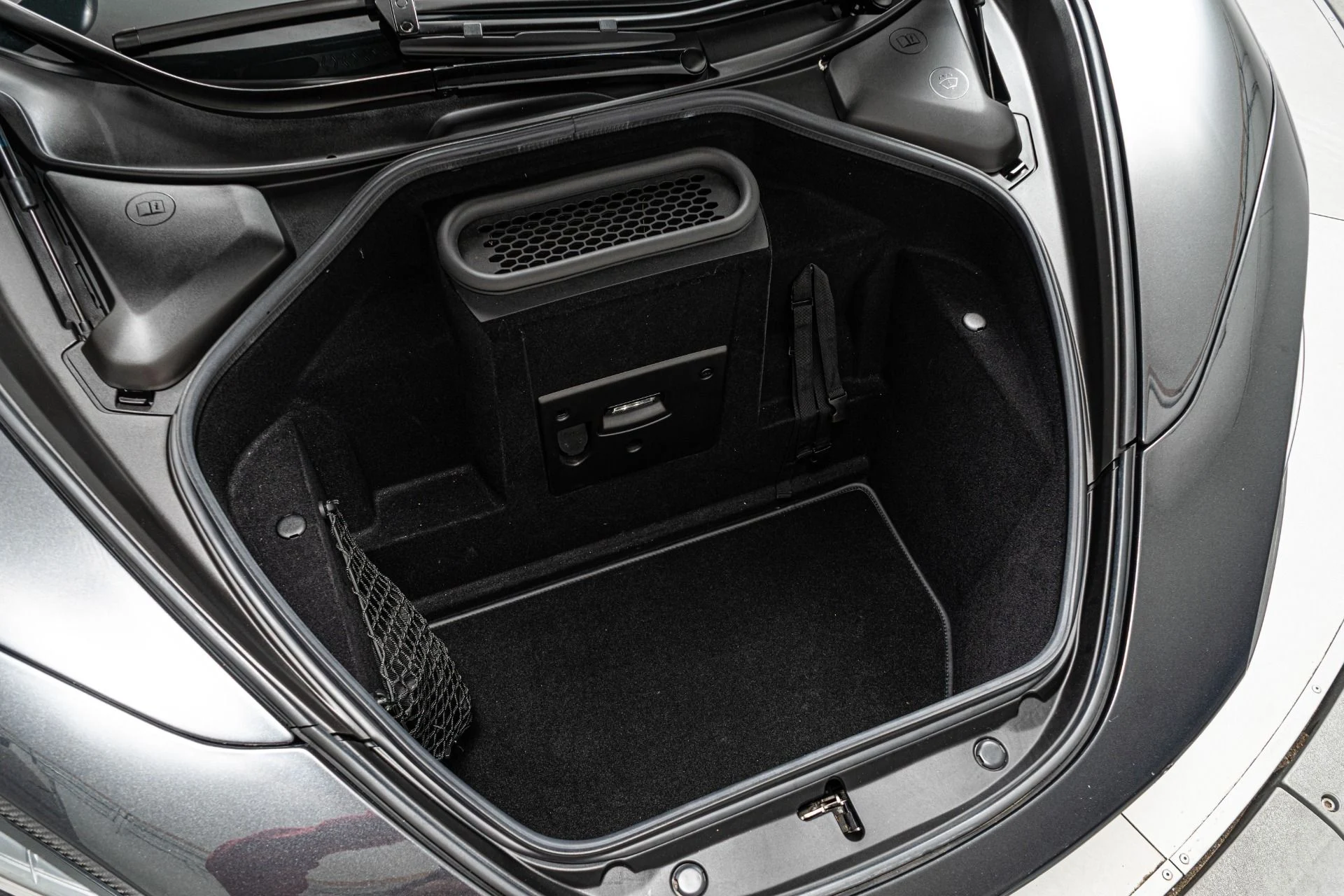 mph017_2204765744_Used_2019_Mc_Laren_720_S_Luxury_MSO_paint_color_Gorilla_Glass_Roof_Carbon_Packs_1_and_2_1765568029_f7ef74aafc