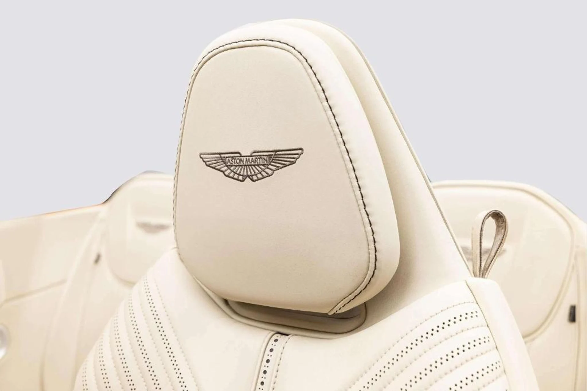 mph017_2206804835_g_X6_Bp_I_Uy7_ID_2_Nlfdk_V_Uwj42_Nh_A_3e13bc1965