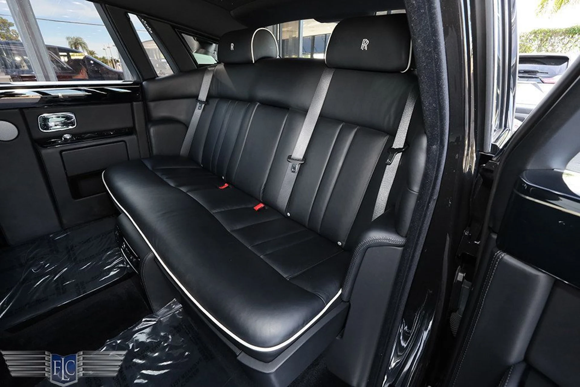 mph017_2207054098_used_2016_rolls_royce_phantom_4drsedan_6305_22959100_18_1024_8e367c9819