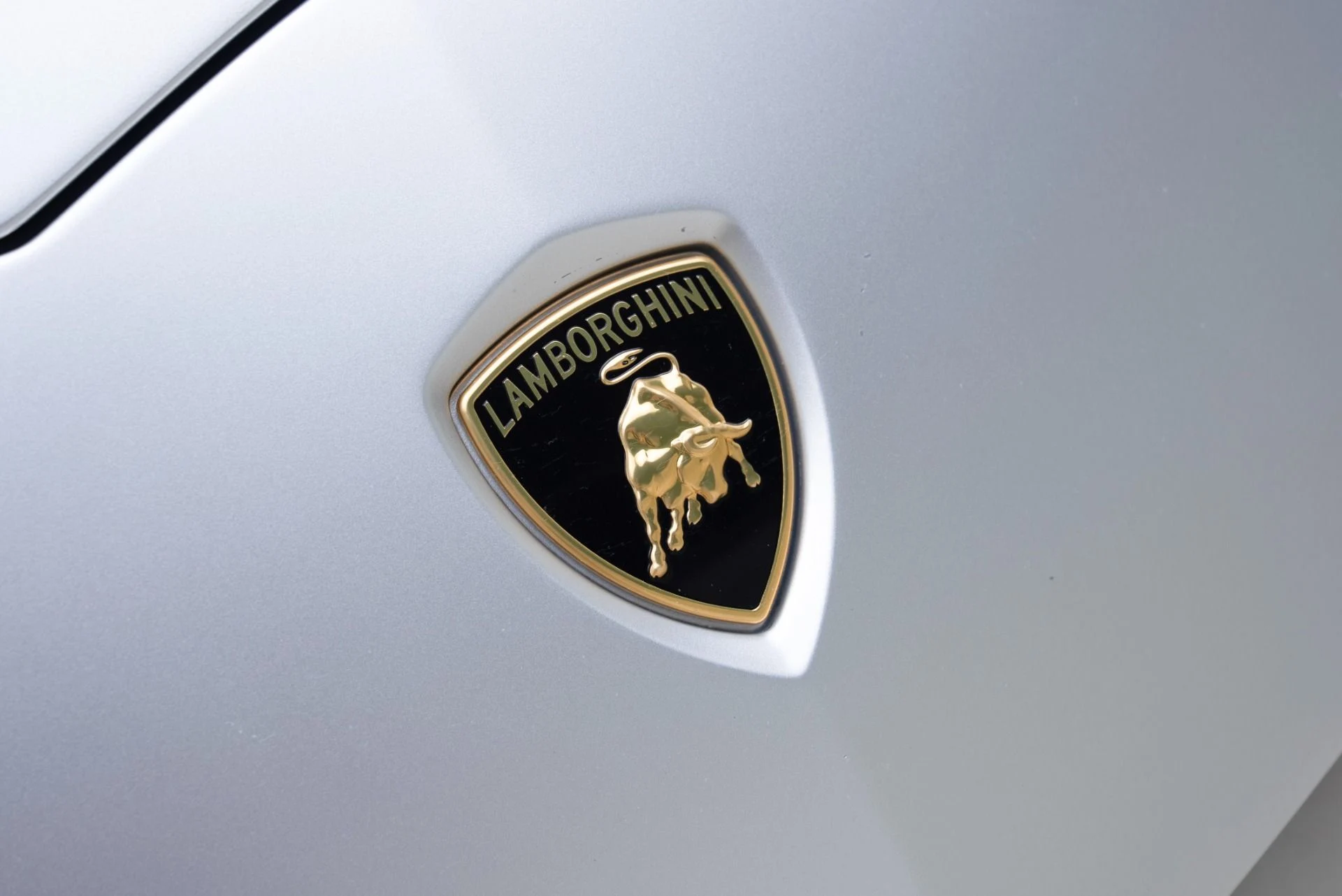 mph017_2211251583_Used_2018_Lamborghini_Aventador_Roadster_LP_740_4_S_1779296904_66fa04d37e