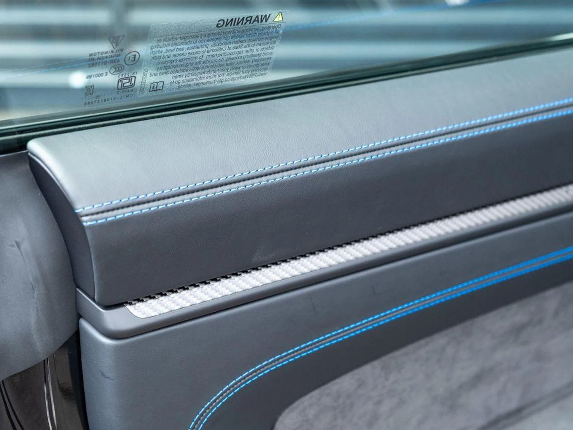 mph017_2212872838_8m_Ca_Ftd_w_Bs_wlgp_Etq_Ct_Lii_WTI_383ee7a621