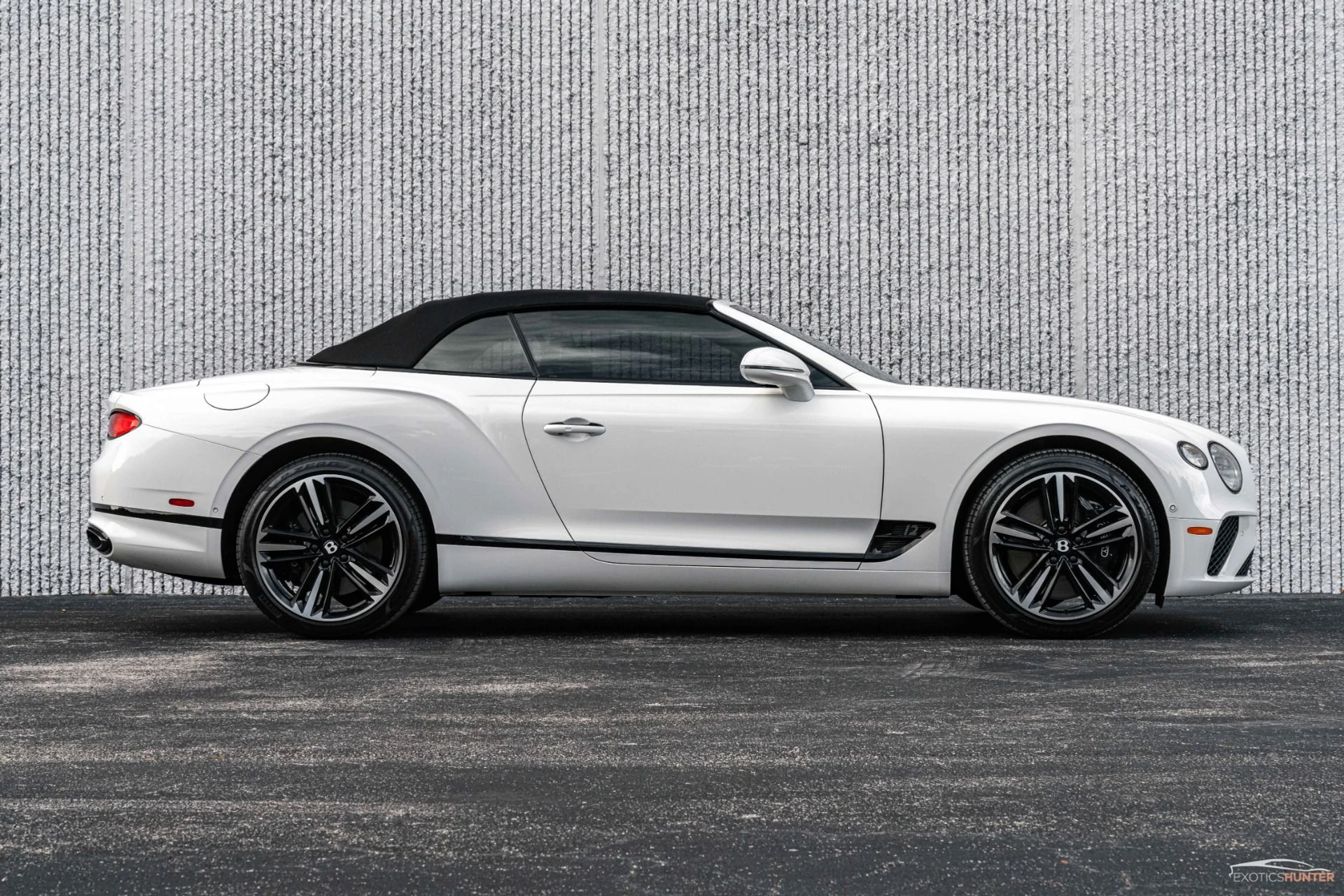 mph017_2215115164_Used_2020_Bentley_Continental_GTC_280_K_MSRP_Mulliner_Blackline_Rotating_Display_1766938877_0ad9c7636a
