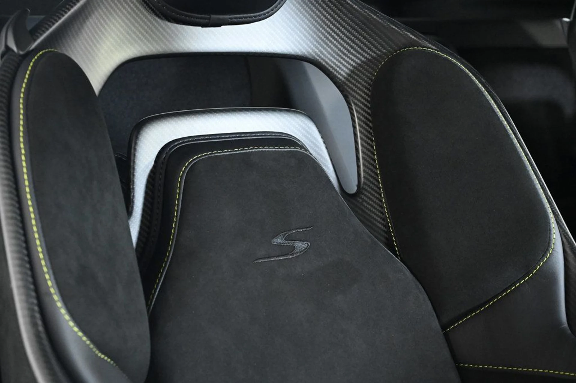 mph017_2216309428_new_2026_aston_martin_vantage_scoupe_11350_22957420_17_1024_083a0fc015