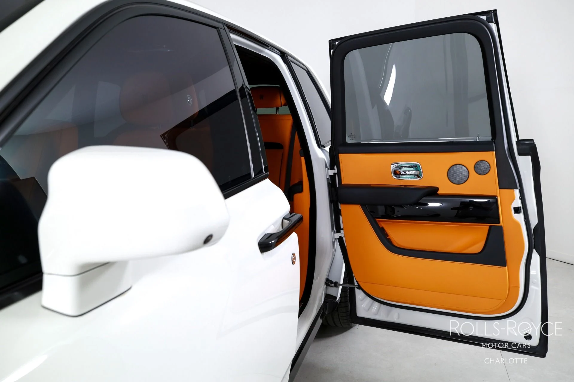 mph017_2229187787_Used_2025_Rolls_Royce_Cullinan_1765396756_ba35889700