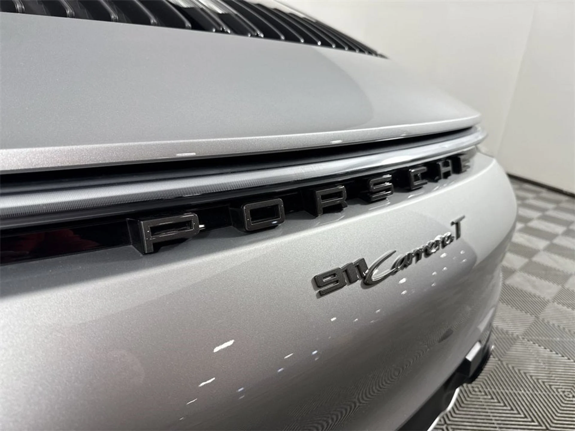 mph017_223478008_18_957fda73ed