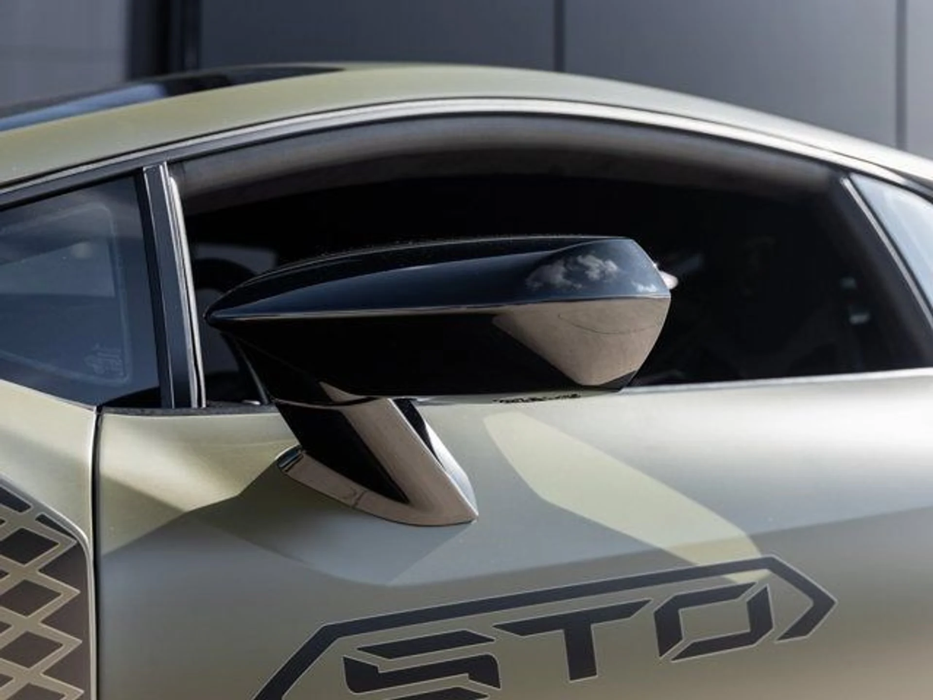 mph017_223920112_18_6356d33a5c