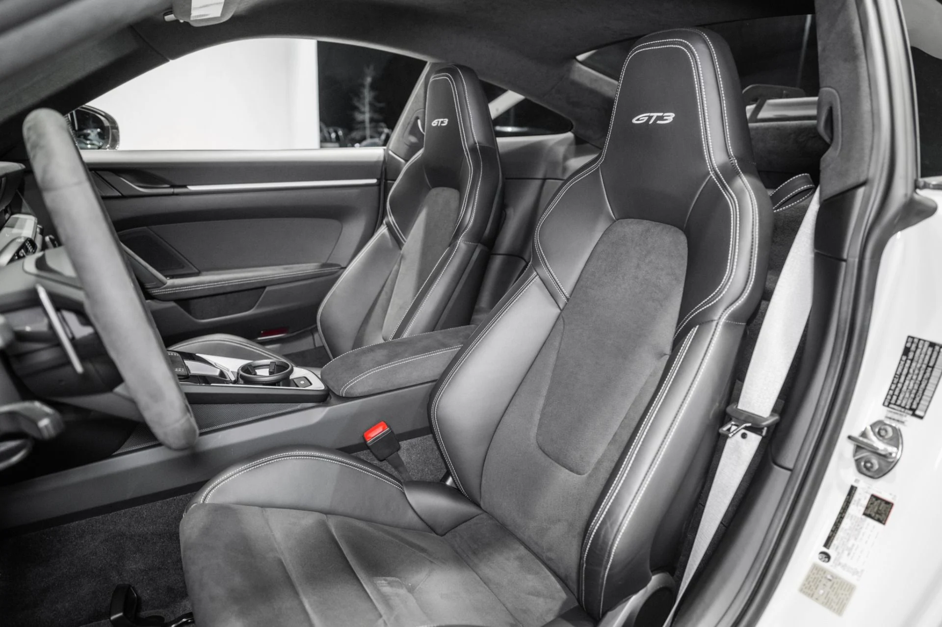 mph017_2240339327_Used_2022_Porsche_911_GT_3_1767714819_5bc4a5e9eb