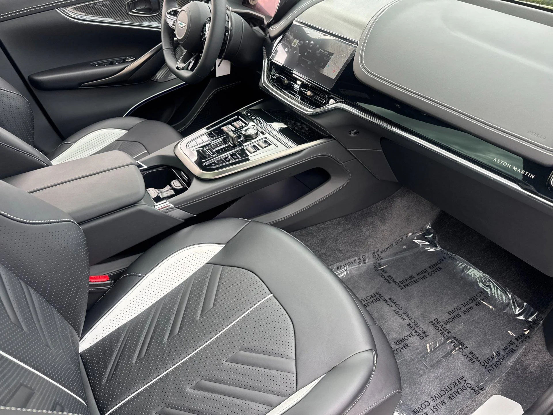 mph017_2247078671_New_2026_Aston_Martin_DBX_S_1793357269_8989039a0a