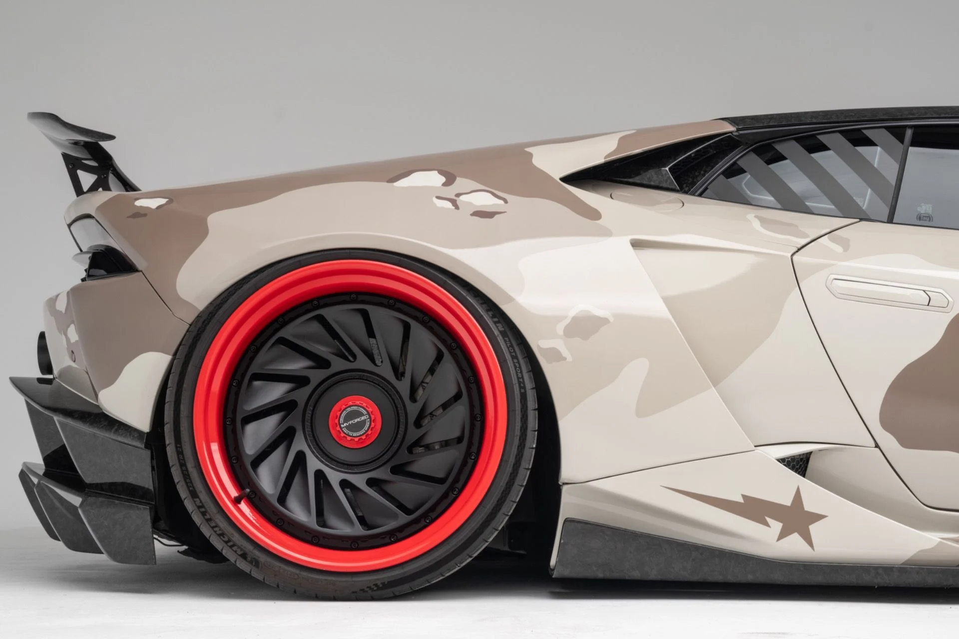 mph017_2247360909_Used_2015_Lamborghini_Huracan_LP_610_4_1777064628_cadf0bfb8b