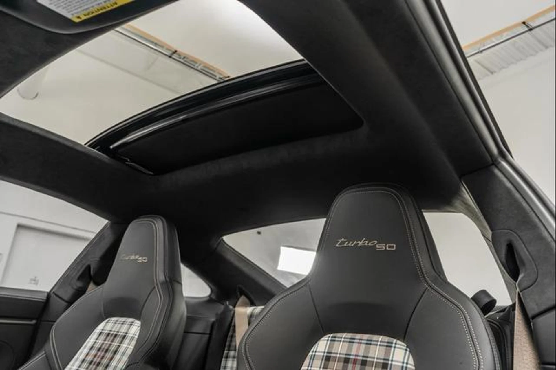 mph017_2248507922_Kxd2r_Zcae_Qd_A_Wvy_YE_2_BR_Rd_A_Nt8_00d2b429e1