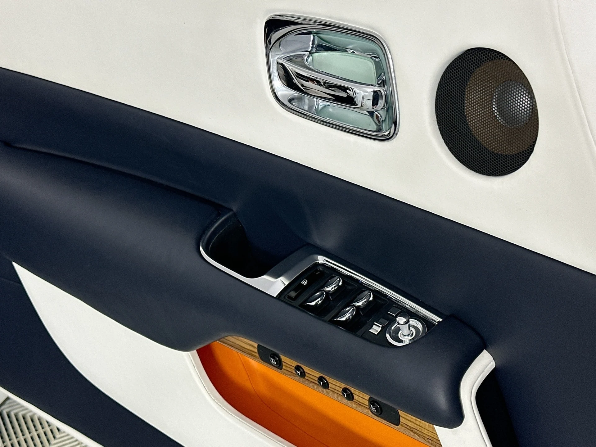 mph017_2252424955_18_18a85caec8