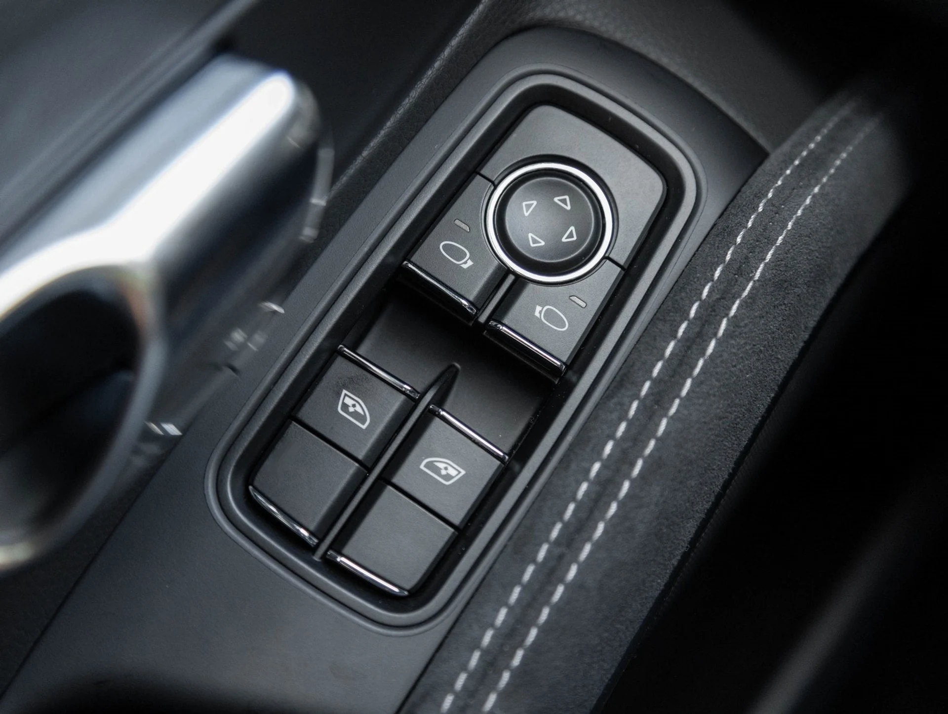 mph017_2254795351_18_e0093bd301