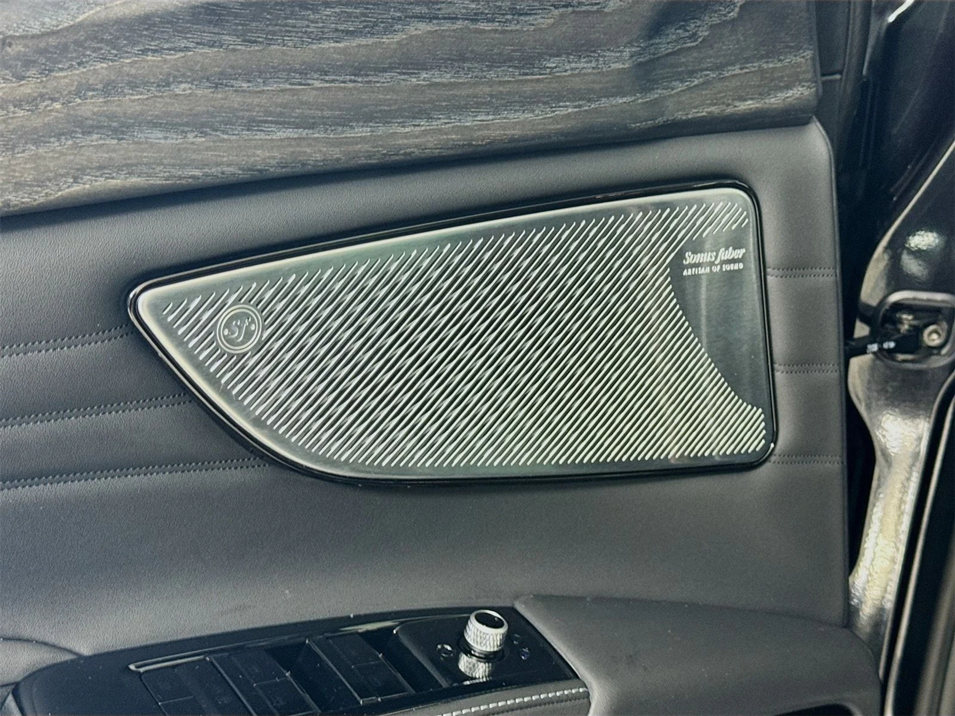 mph017_2259174778_fca9b67dc0efef3eb727e56405c7a8f8x_d1ade89275