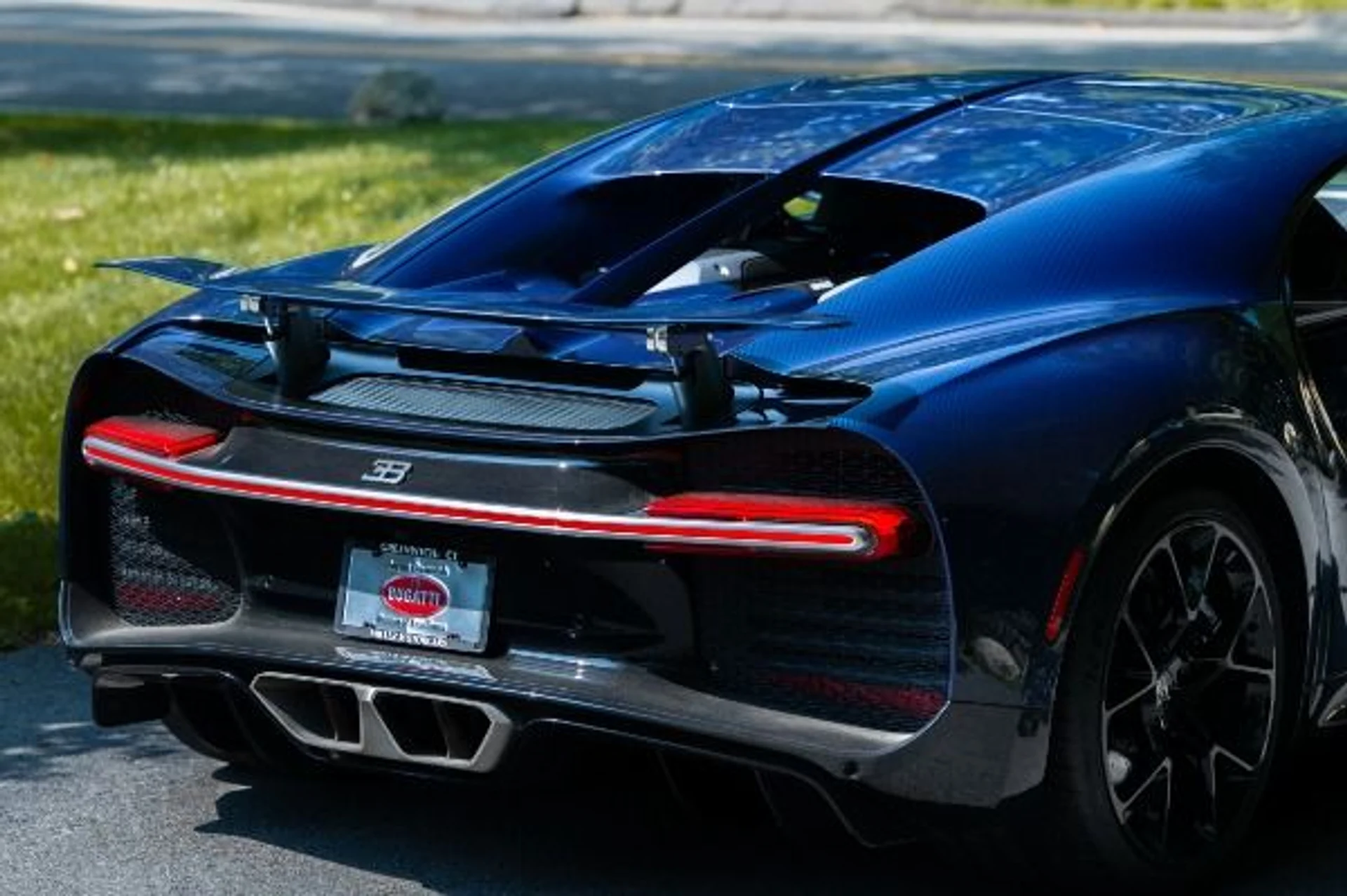 mph017_2261516094_Used_2018_Bugatti_Chiron_Chiron_a03e7e5cd5