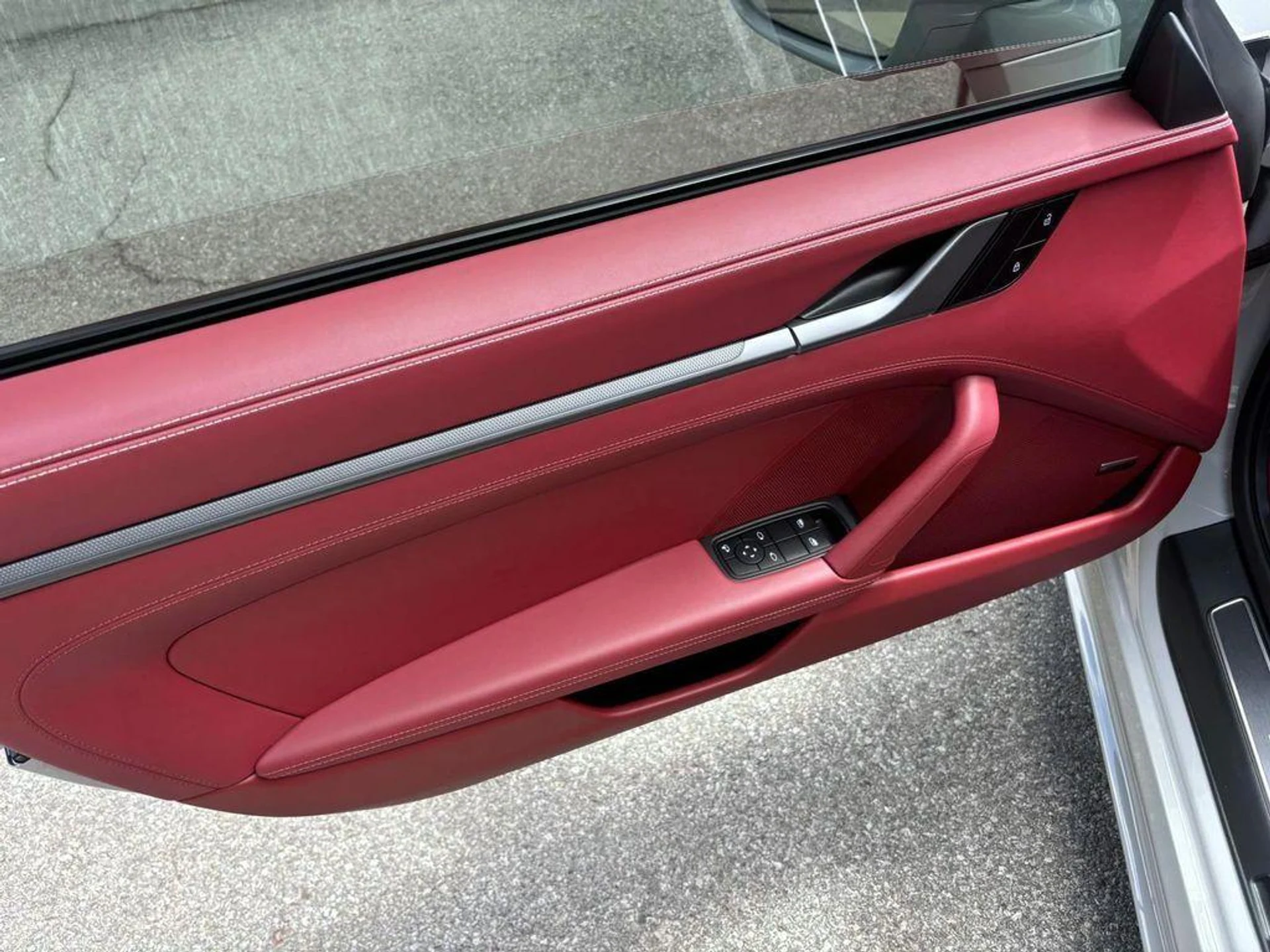 mph017_2263887025_gy_GGSC_Ys_Ryvqh_Y_Eos_P5ab_Bfe5g_91d950d721