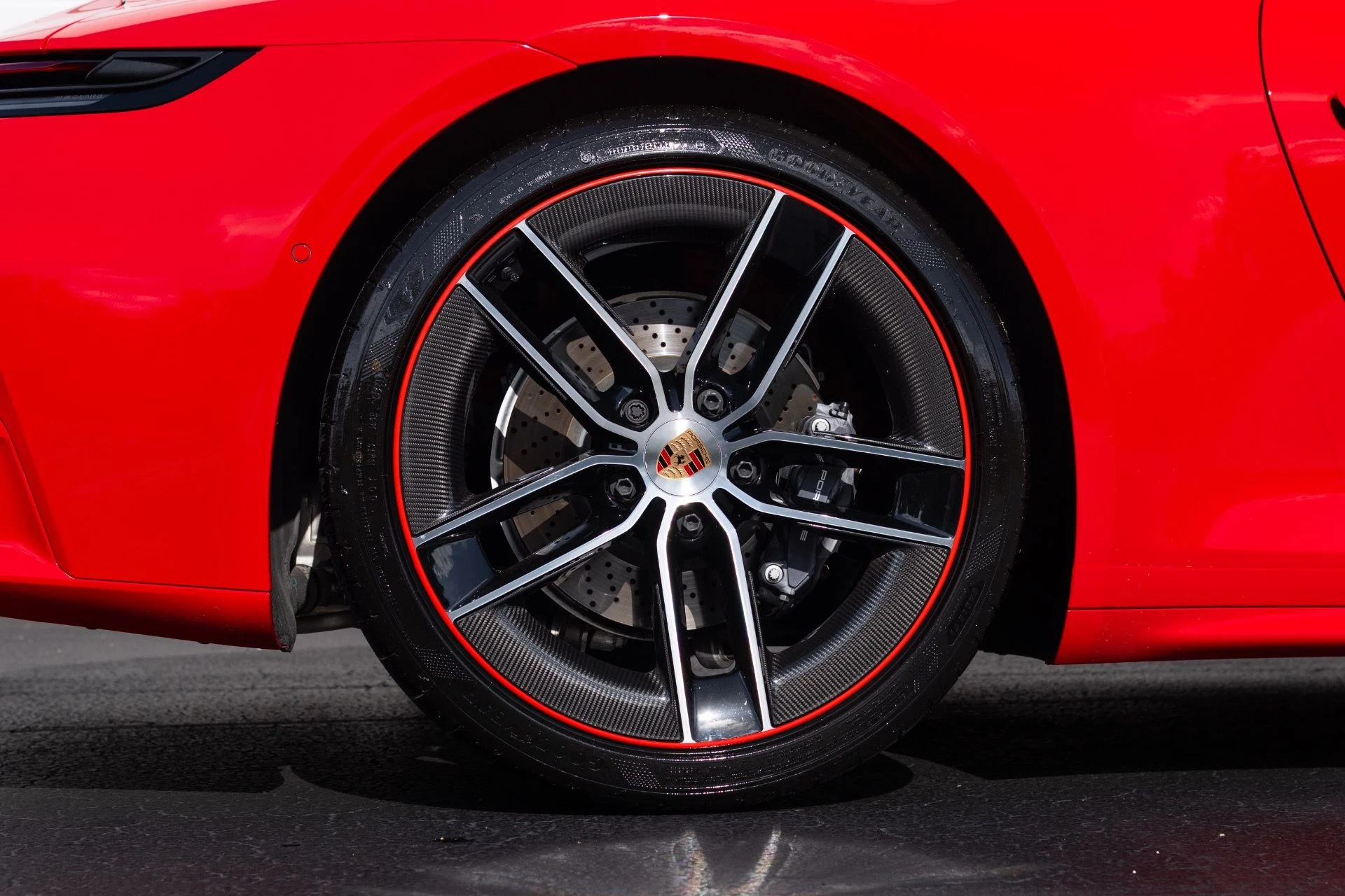 mph017_2272595532_Used_2025_Porsche_911_Carrera_1779505950_6abacfdb28