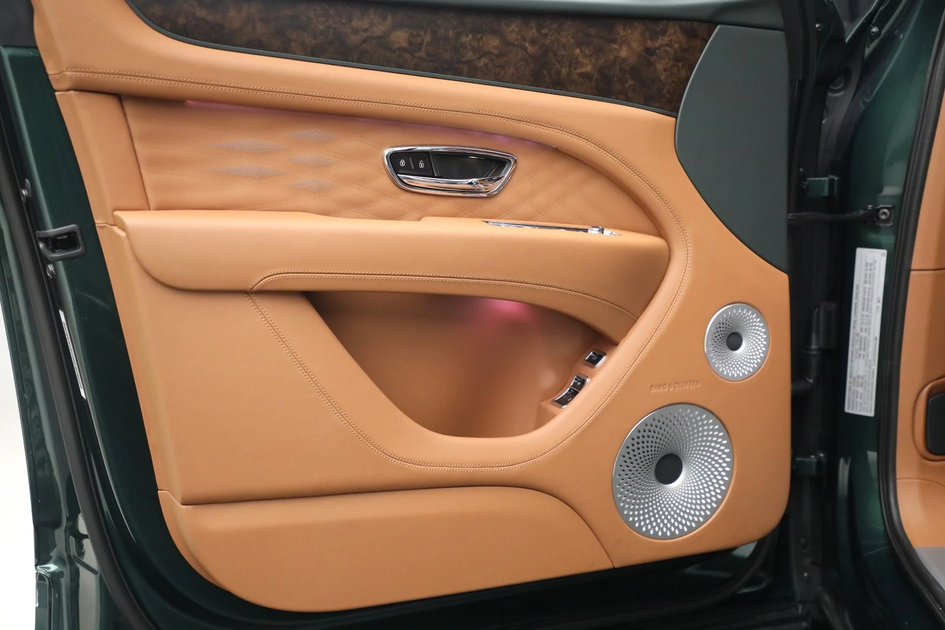 mph017_227536417_New_2025_Bentley_Bentayga_Atelier_V8_4b7bc0a724