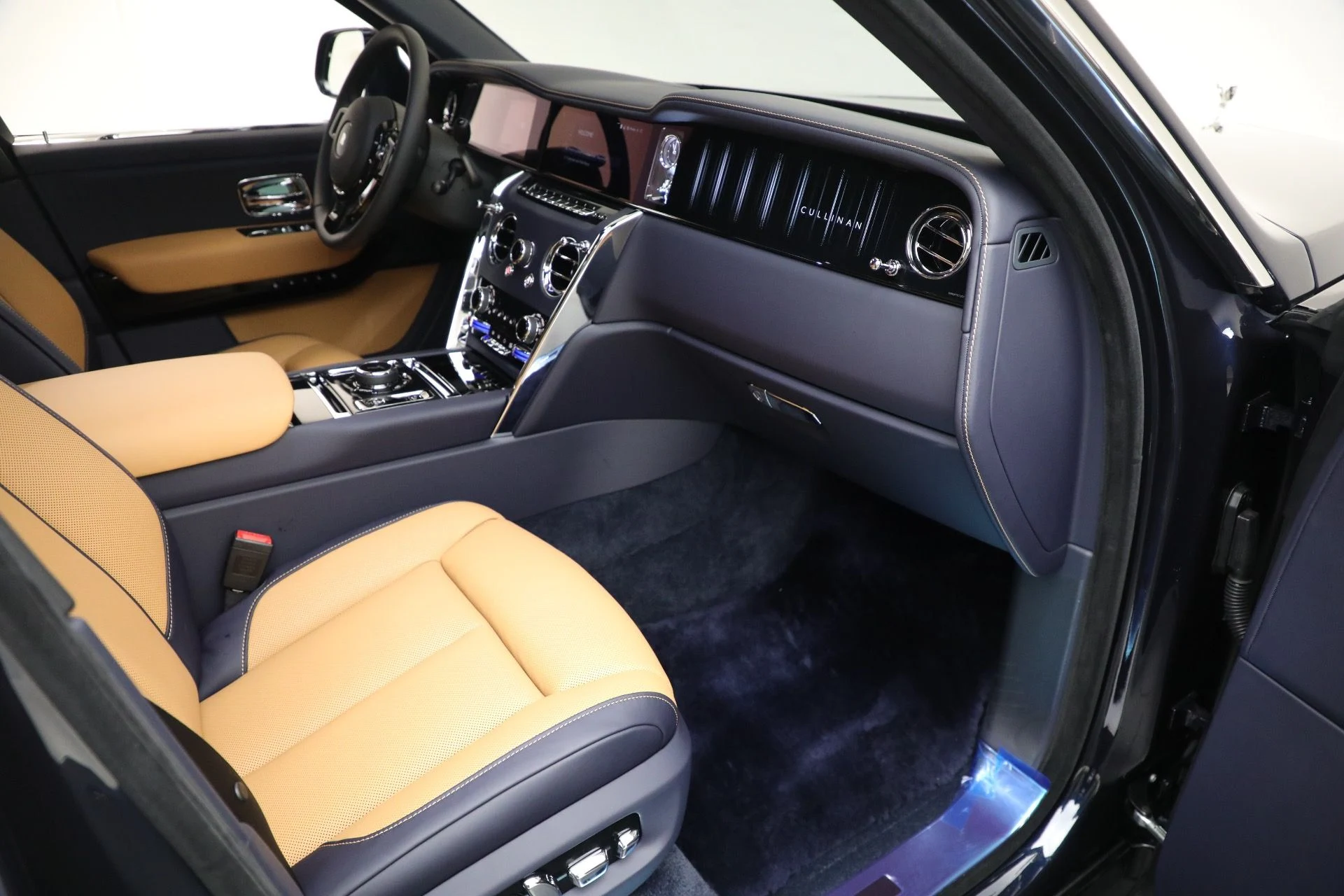mph017_2279040077_New_2026_Rolls_Royce_Cullinan_84be317b2e